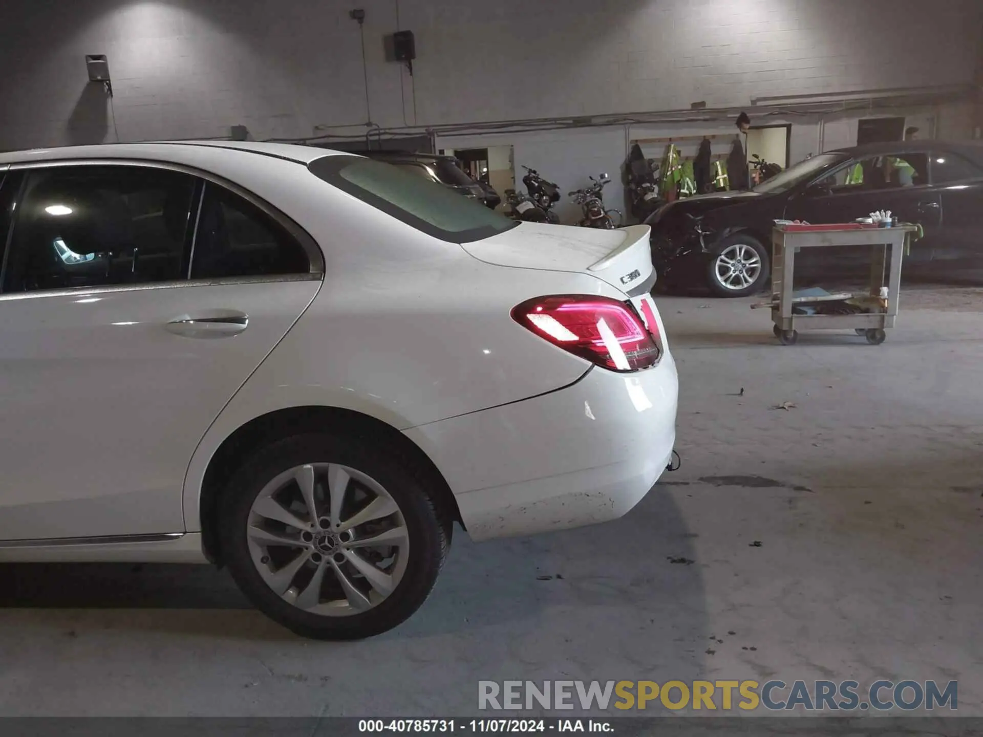 18 fotografías del automóvil dañado WDDWF8EB3KR501678 MERCEDES-BENZ C 300 2019
