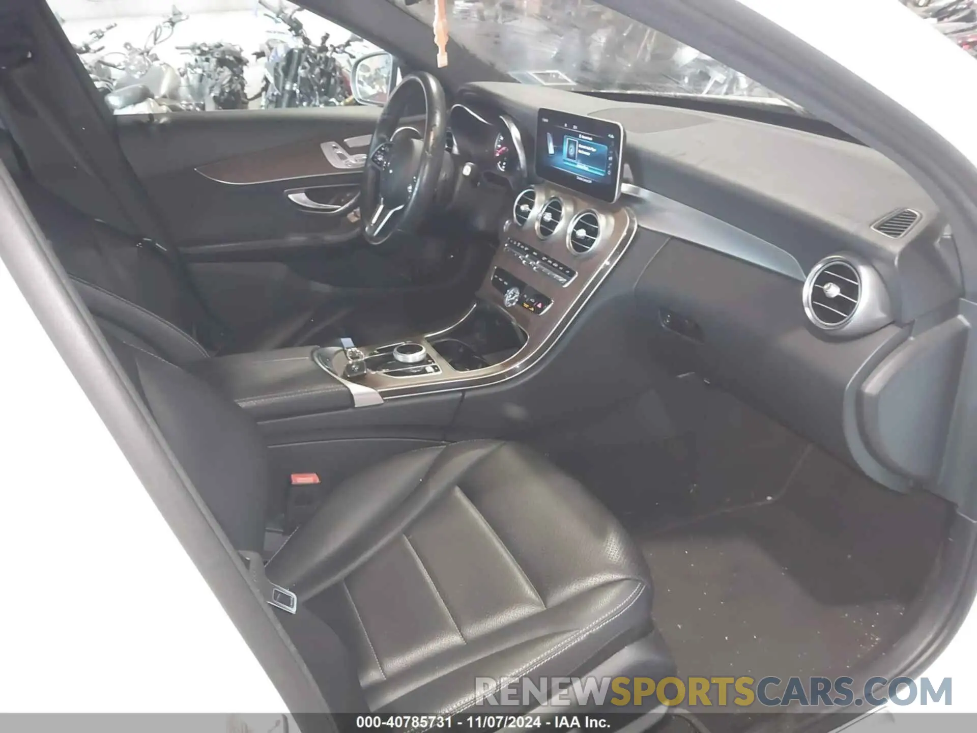 5 fotografías del automóvil dañado WDDWF8EB3KR501678 MERCEDES-BENZ C 300 2019