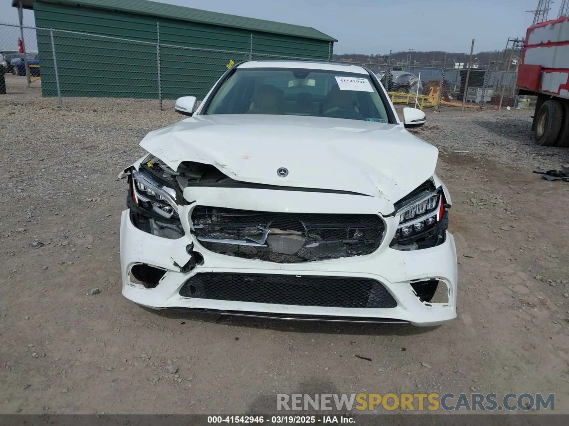 13 fotografías del automóvil dañado WDDWF8EB6KR458115 MERCEDES-BENZ C 300 2019
