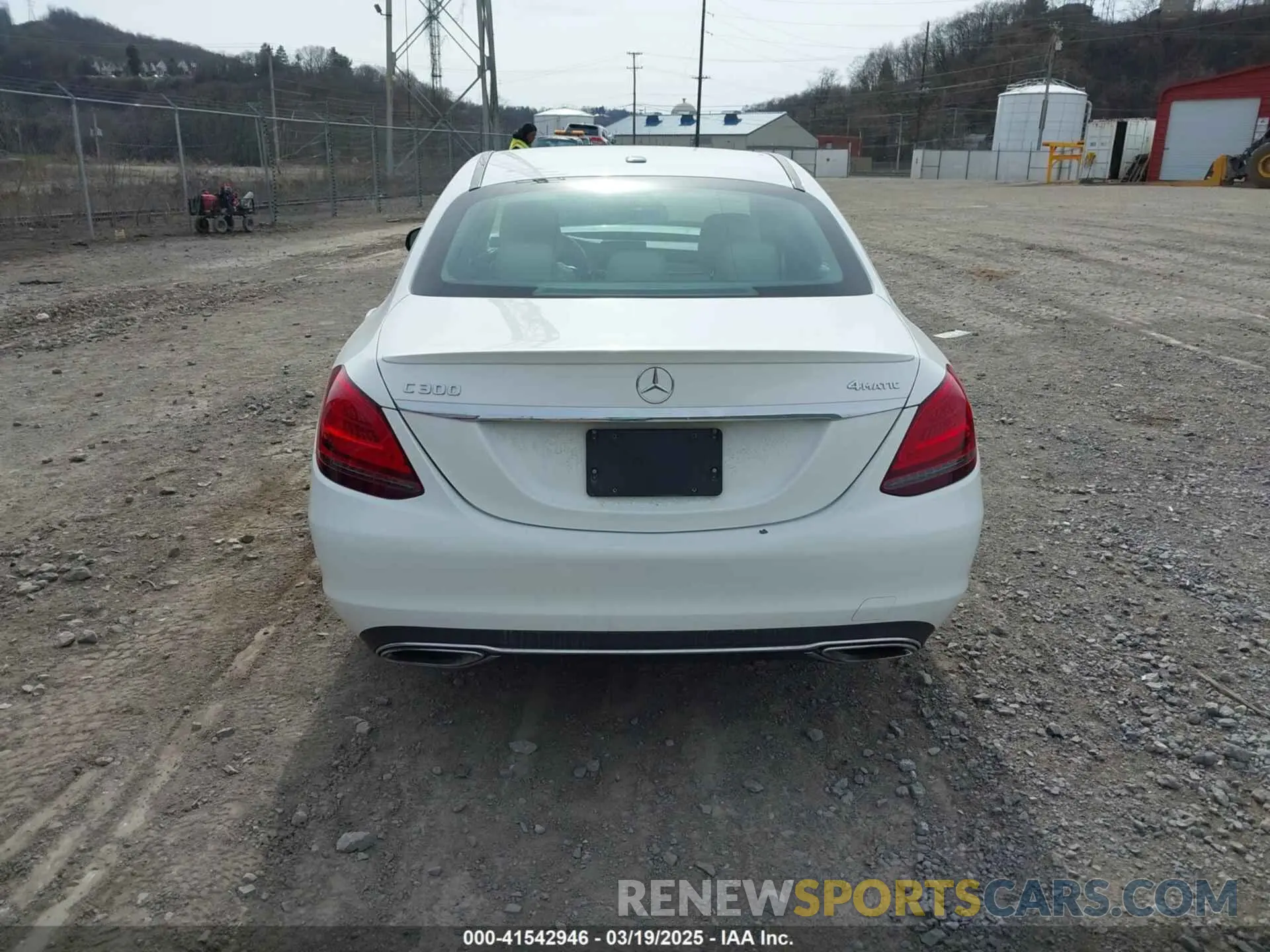 17 fotografías del automóvil dañado WDDWF8EB6KR458115 MERCEDES-BENZ C 300 2019