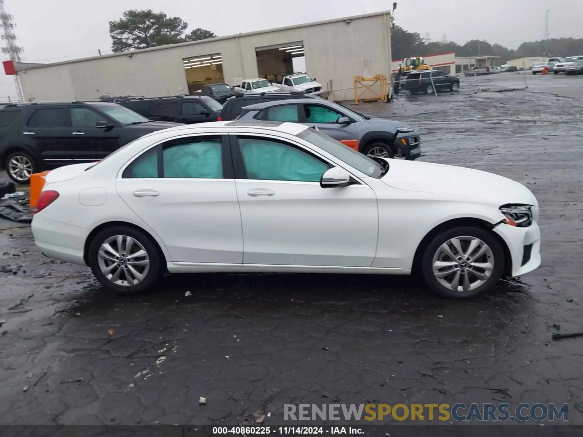 13 fotografías del automóvil dañado WDDWF8EB7KR484397 MERCEDES-BENZ C 300 2019