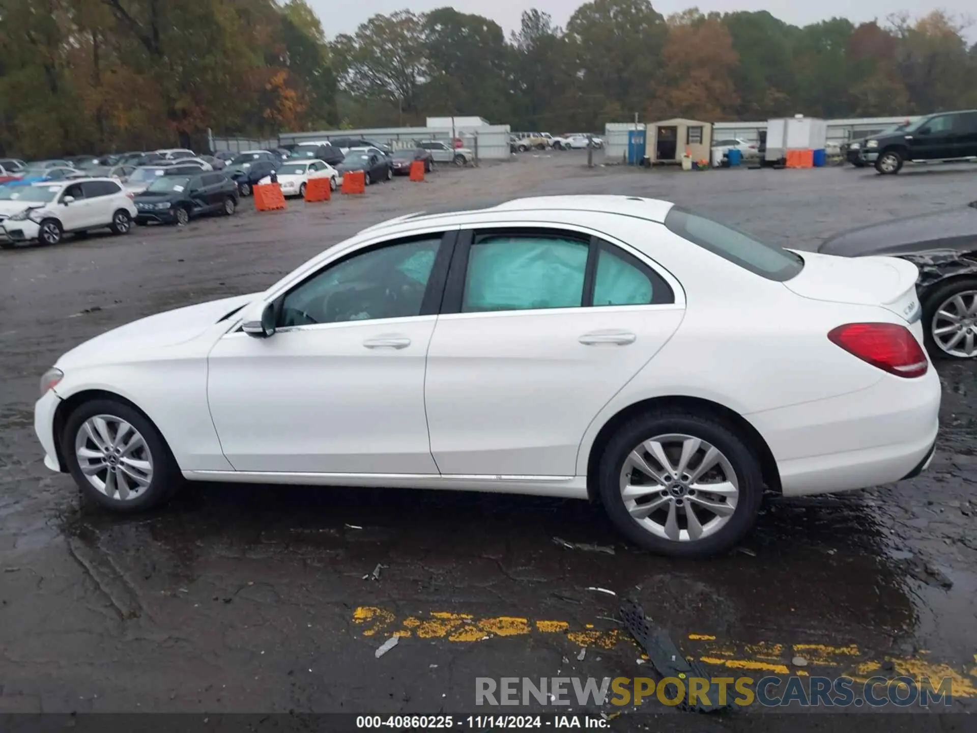 14 fotografías del automóvil dañado WDDWF8EB7KR484397 MERCEDES-BENZ C 300 2019