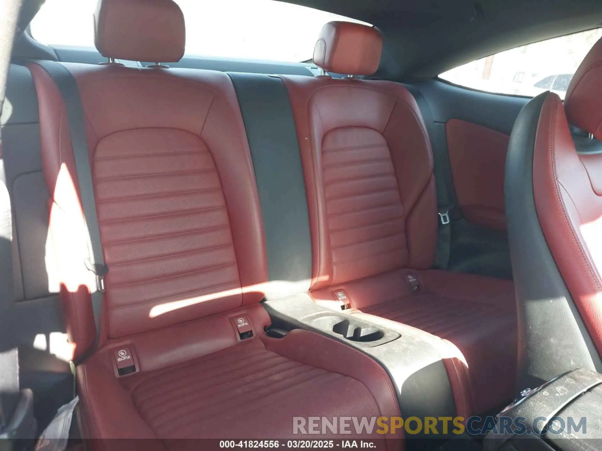 8 fotografías del automóvil dañado WDDWJ8DB1KF844216 MERCEDES-BENZ C 300 2019