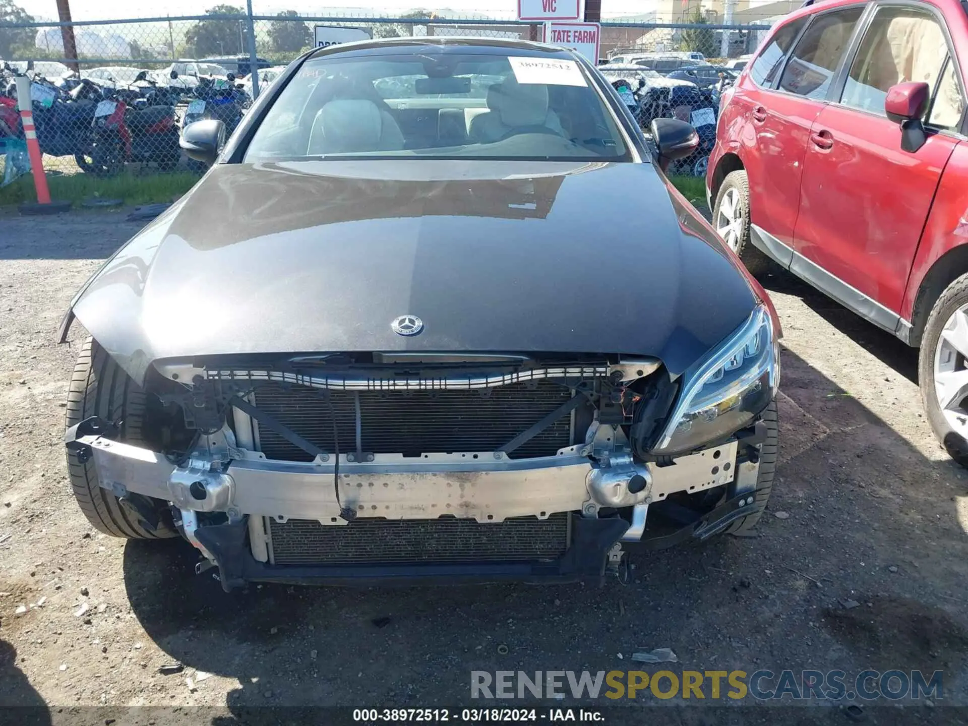 13 fotografías del automóvil dañado WDDWJ8DB4KF877436 MERCEDES-BENZ C 300 2019