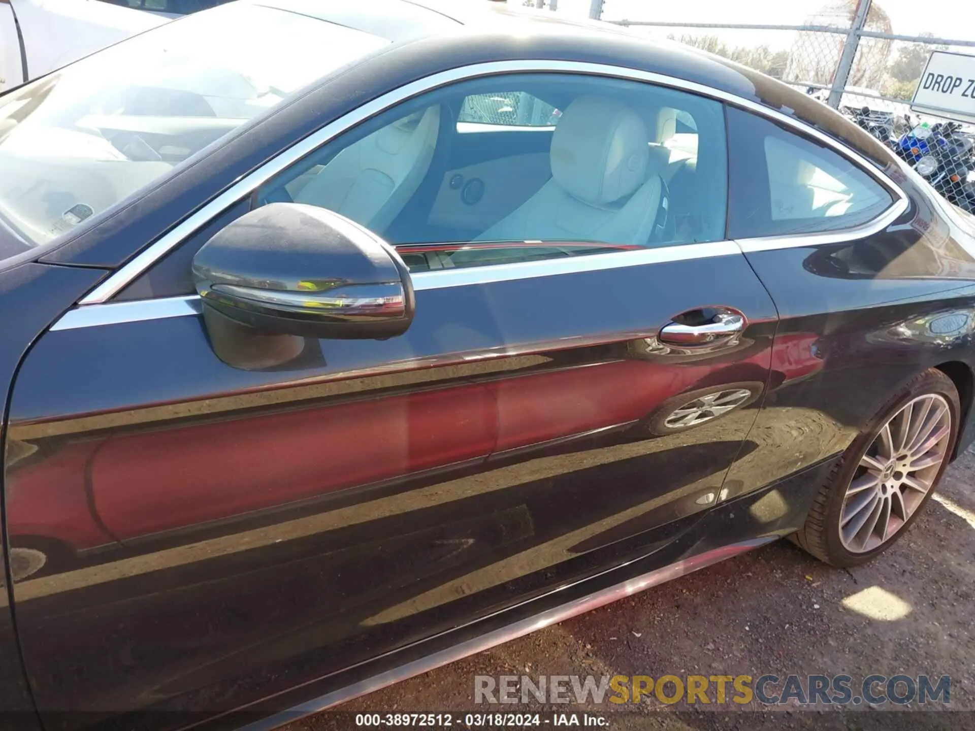 15 fotografías del automóvil dañado WDDWJ8DB4KF877436 MERCEDES-BENZ C 300 2019