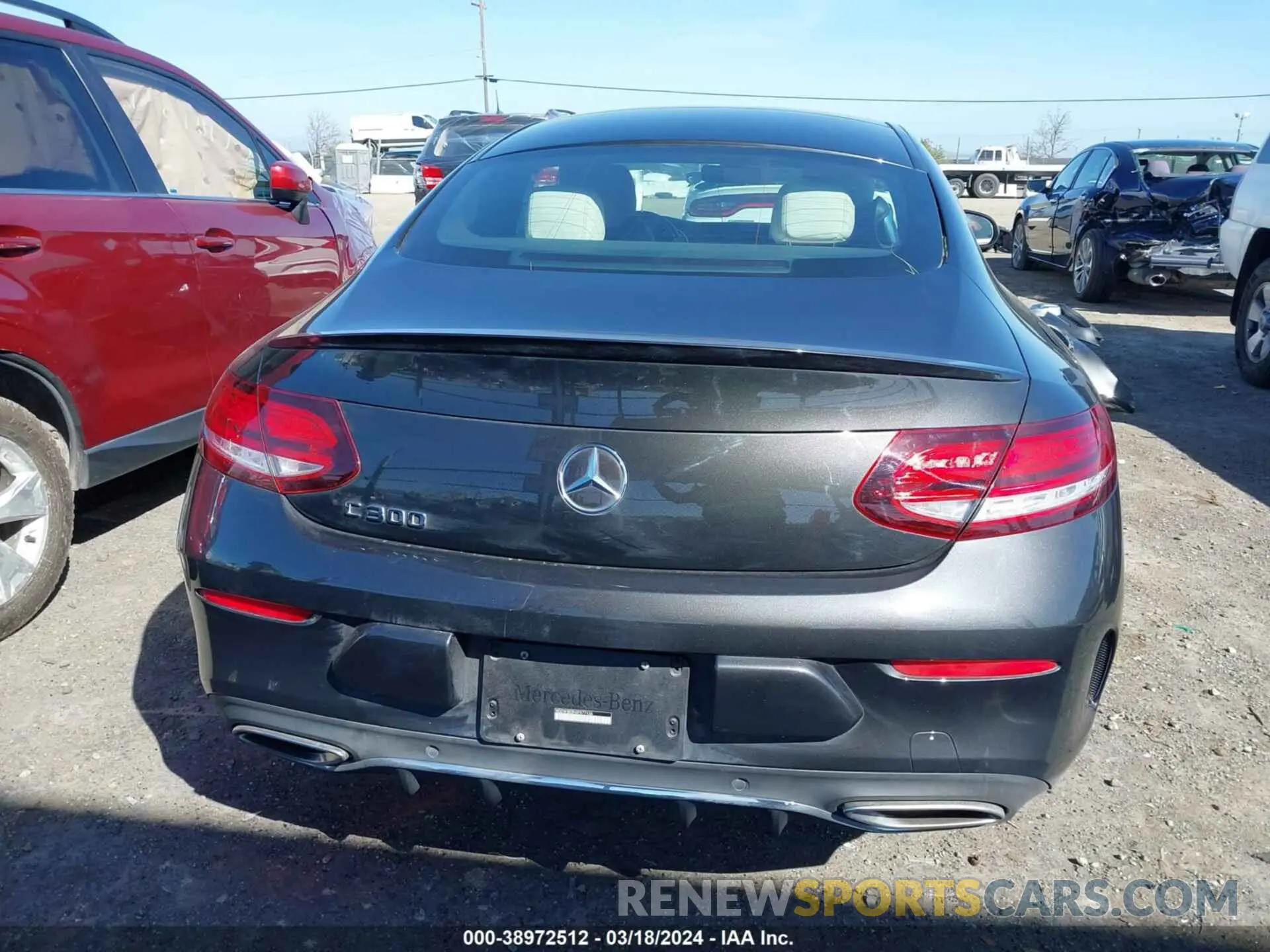 17 fotografías del automóvil dañado WDDWJ8DB4KF877436 MERCEDES-BENZ C 300 2019