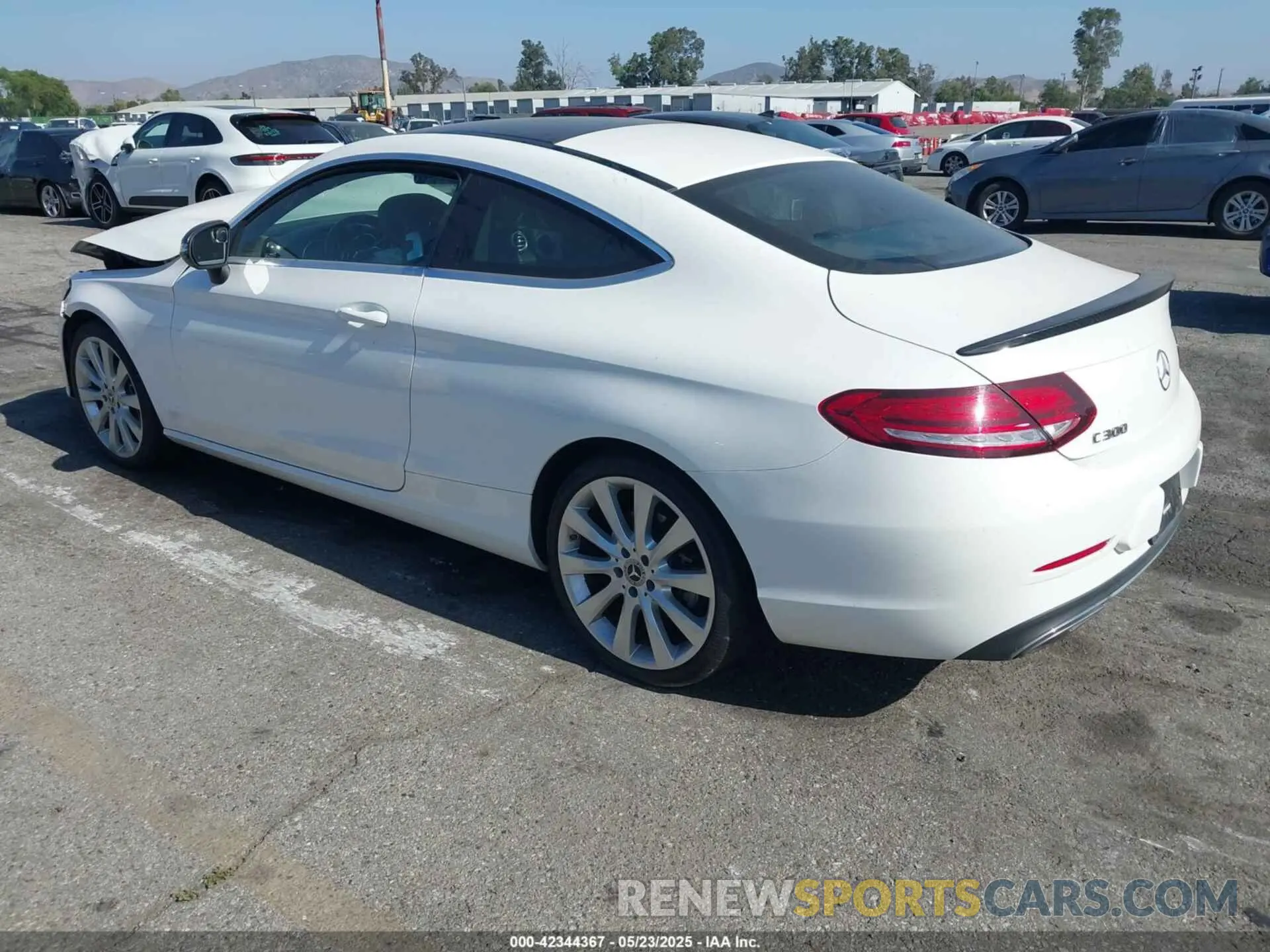 3 fotografías del automóvil dañado WDDWJ8DB9KF800304 MERCEDES-BENZ C 300 2019