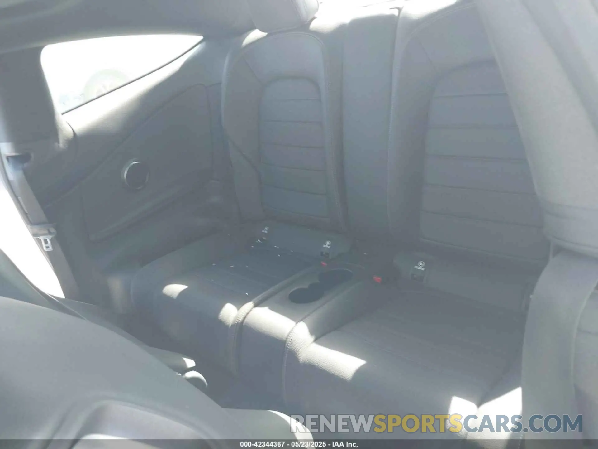 8 fotografías del automóvil dañado WDDWJ8DB9KF800304 MERCEDES-BENZ C 300 2019