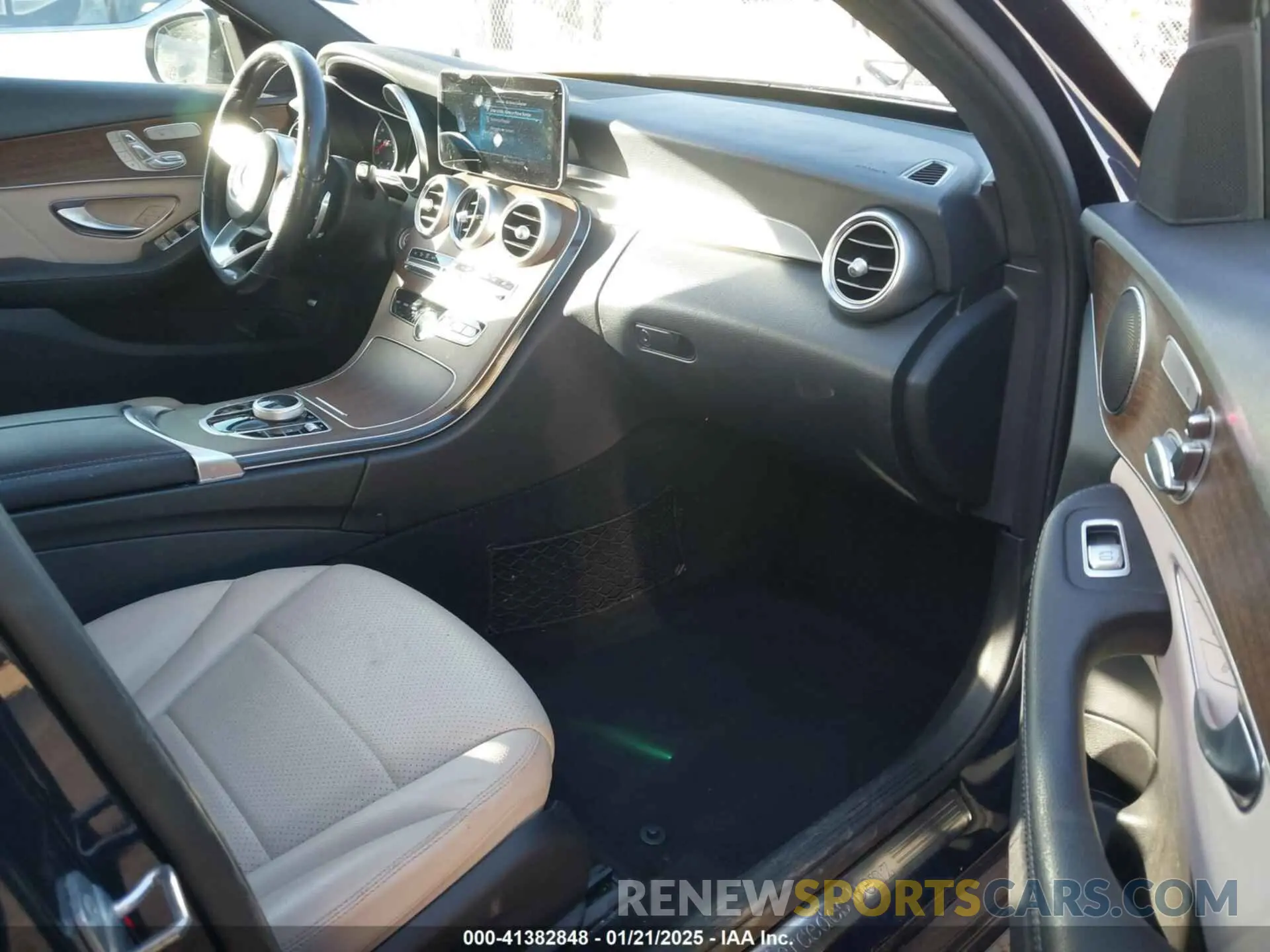 5 fotografías del automóvil dañado 55SWF8DB0LU325884 MERCEDES-BENZ C 300 2020