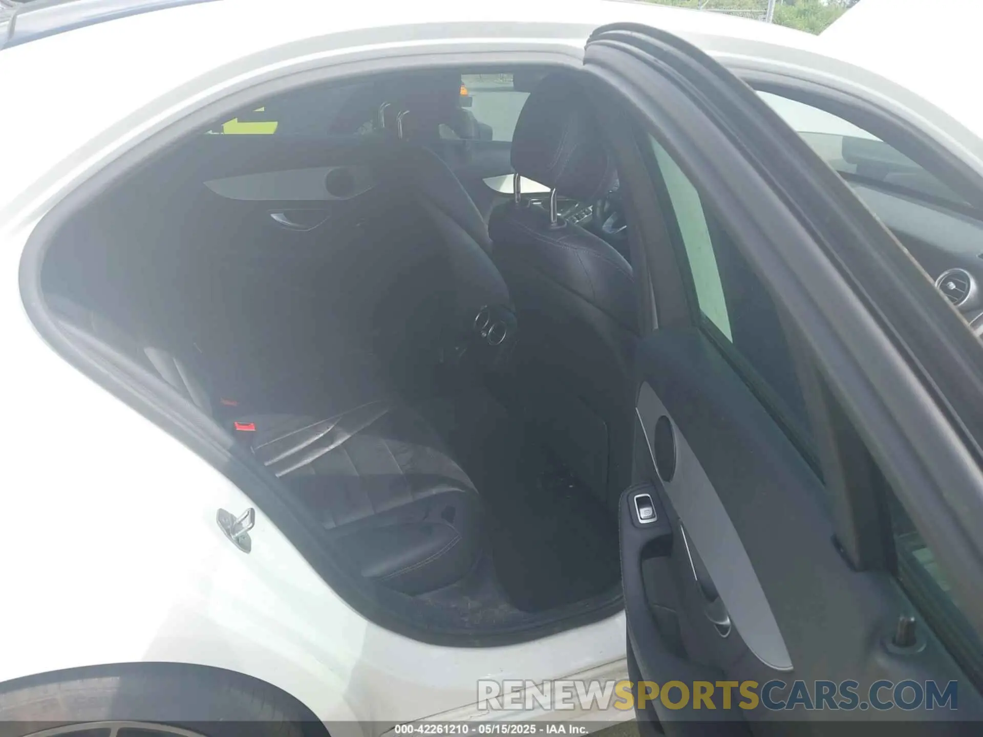 8 fotografías del automóvil dañado 55SWF8DB0LU326579 MERCEDES-BENZ C 300 2020