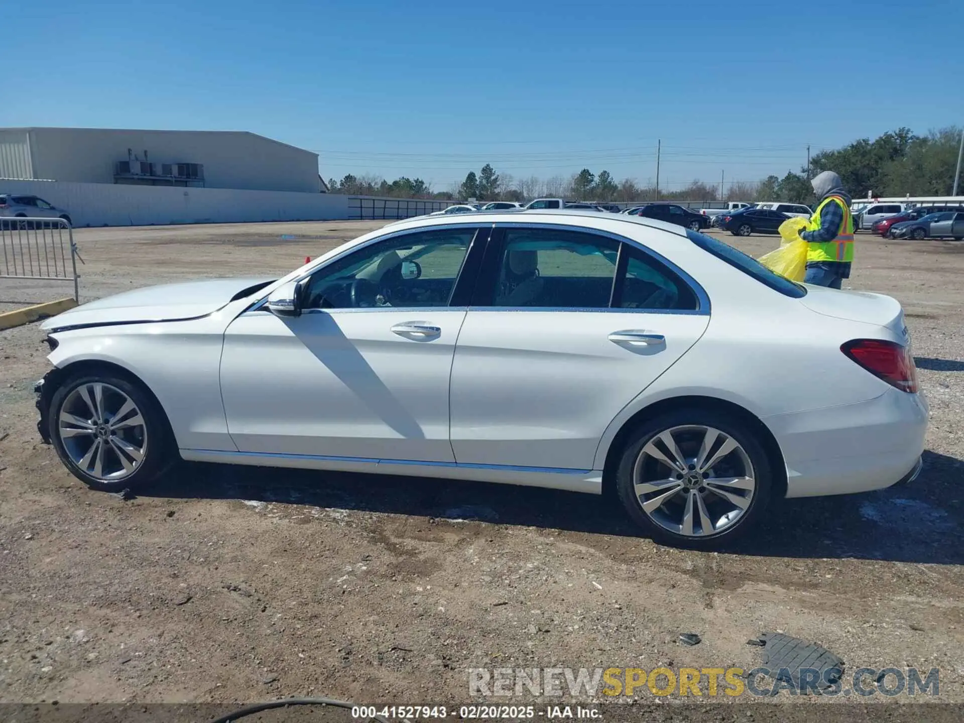 15 fotografías del automóvil dañado 55SWF8DB5LU327808 MERCEDES-BENZ C 300 2020