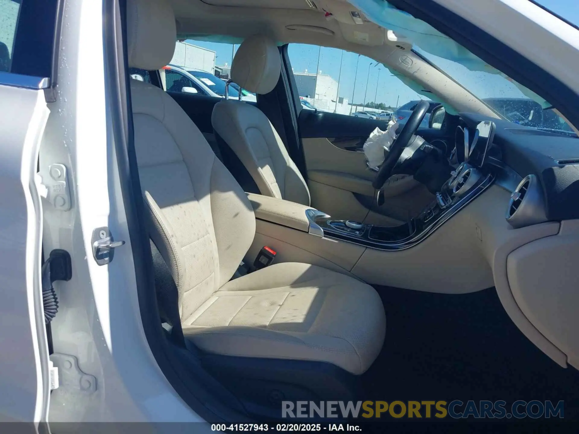 5 fotografías del automóvil dañado 55SWF8DB5LU327808 MERCEDES-BENZ C 300 2020