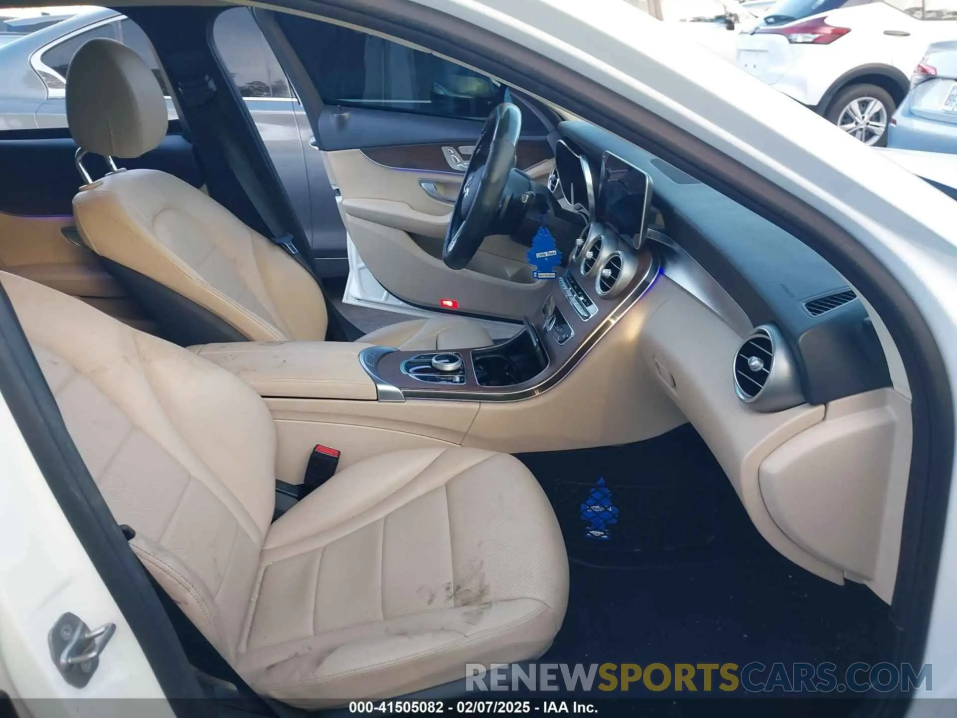 5 fotografías del automóvil dañado 55SWF8DB6LU323315 MERCEDES-BENZ C 300 2020
