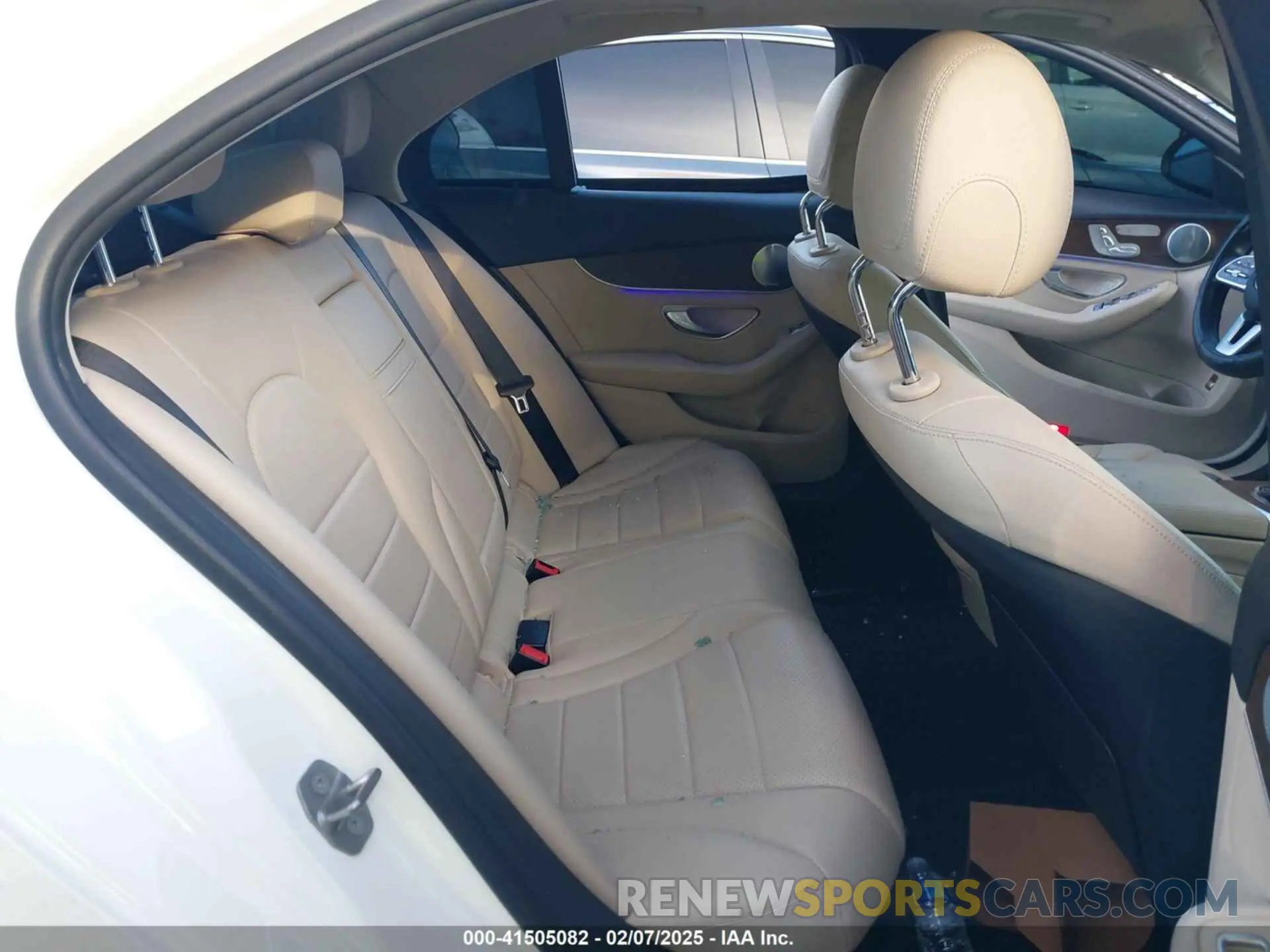8 fotografías del automóvil dañado 55SWF8DB6LU323315 MERCEDES-BENZ C 300 2020