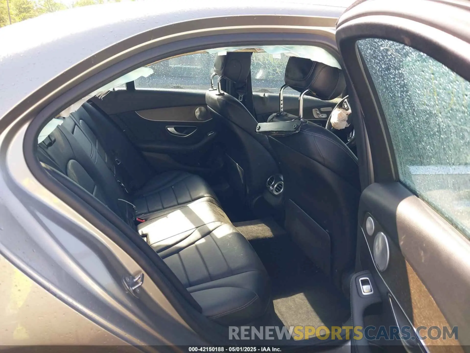 8 fotografías del automóvil dañado 55SWF8EB0LU329223 MERCEDES-BENZ C 300 2020