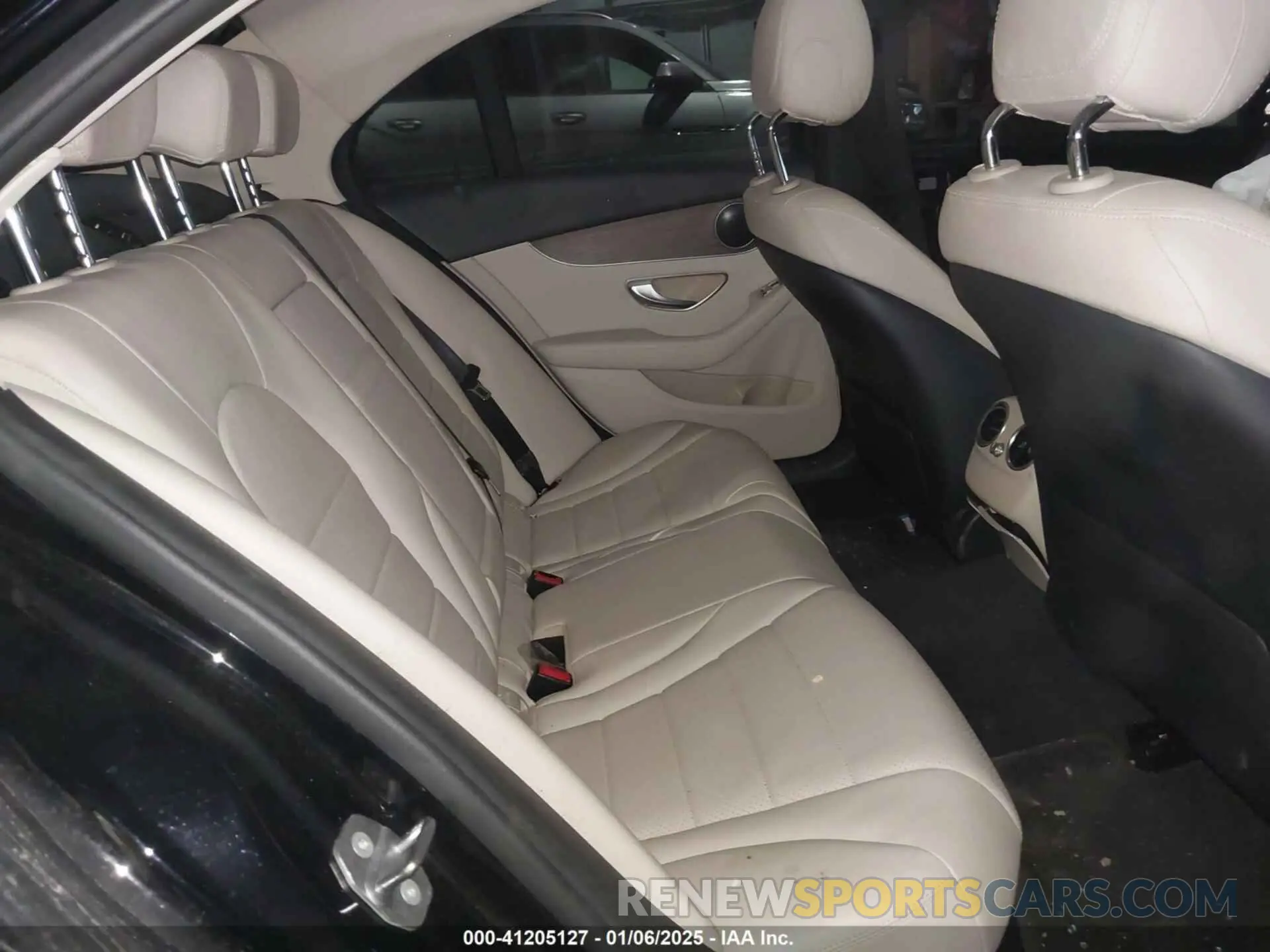 8 fotografías del automóvil dañado 55SWF8EB3LU327384 MERCEDES-BENZ C 300 2020