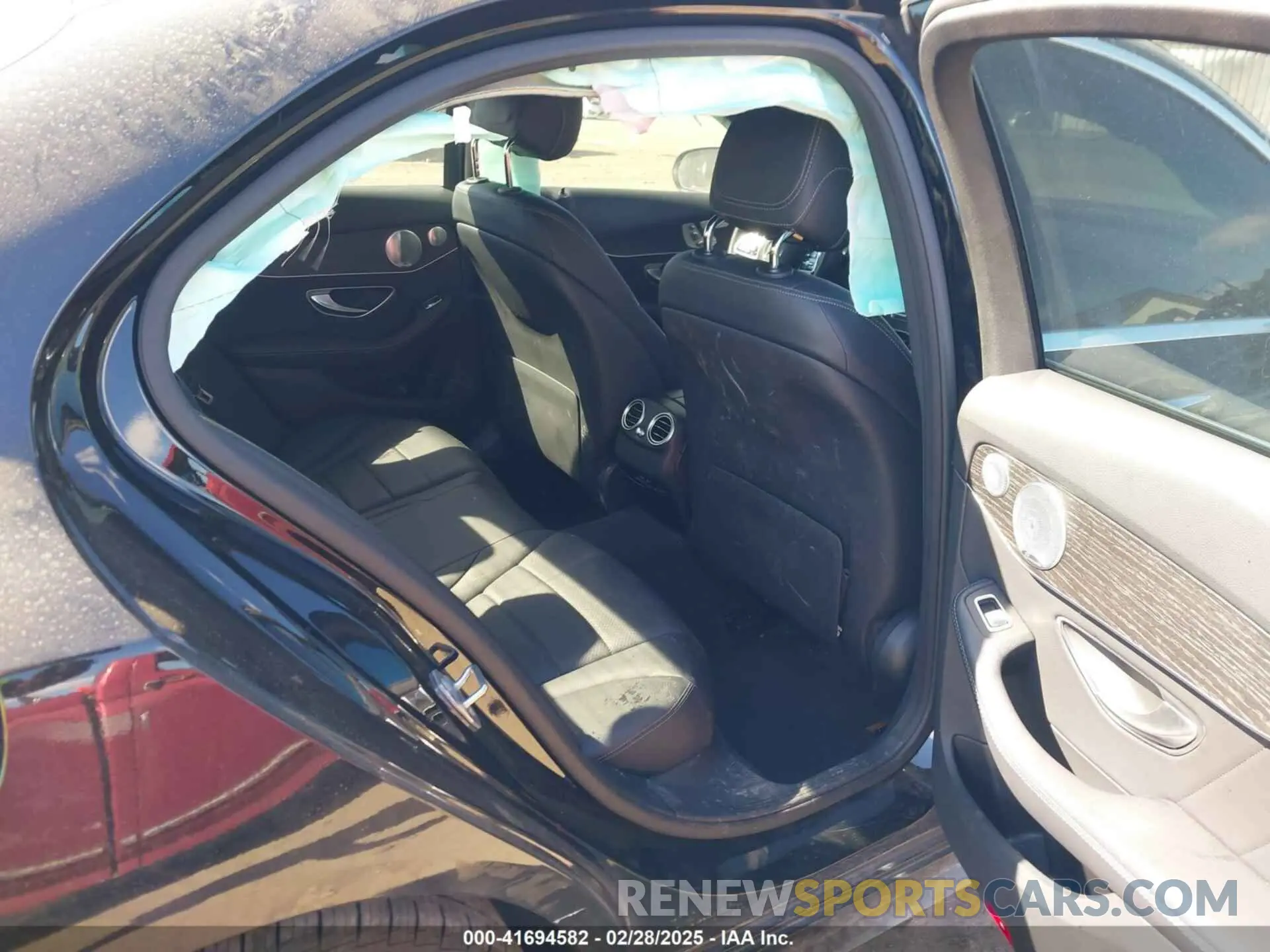 8 fotografías del automóvil dañado 55SWF8EBXLU333246 MERCEDES-BENZ C 300 2020