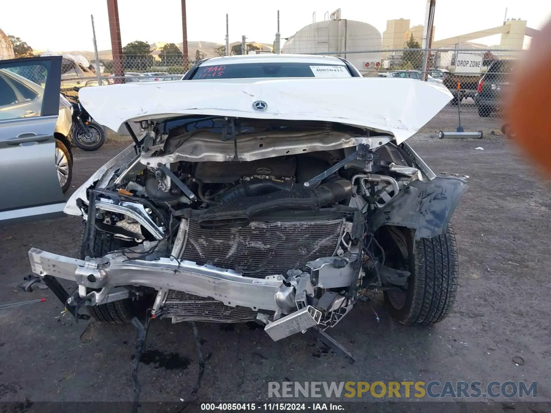 13 fotografías del automóvil dañado W1KWF8DB0LR572467 MERCEDES-BENZ C 300 2020