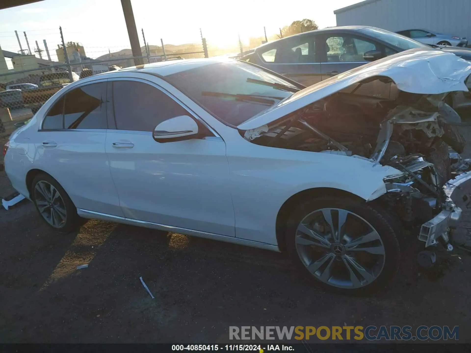 14 fotografías del automóvil dañado W1KWF8DB0LR572467 MERCEDES-BENZ C 300 2020