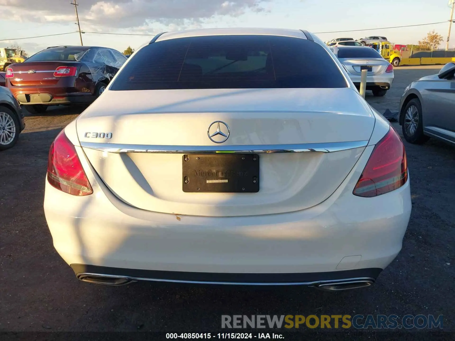 17 fotografías del automóvil dañado W1KWF8DB0LR572467 MERCEDES-BENZ C 300 2020