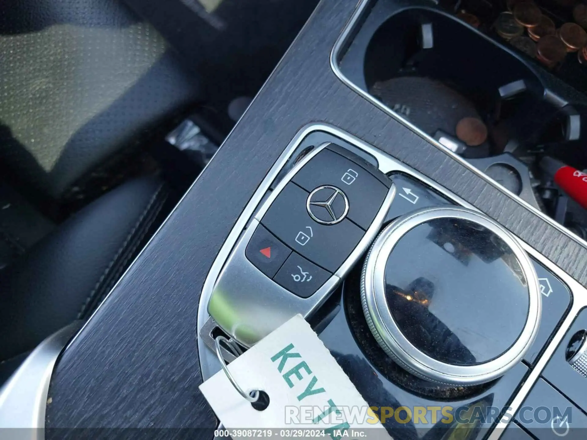 11 fotografías del automóvil dañado W1KWF8DB5LR588793 MERCEDES-BENZ C 300 2020