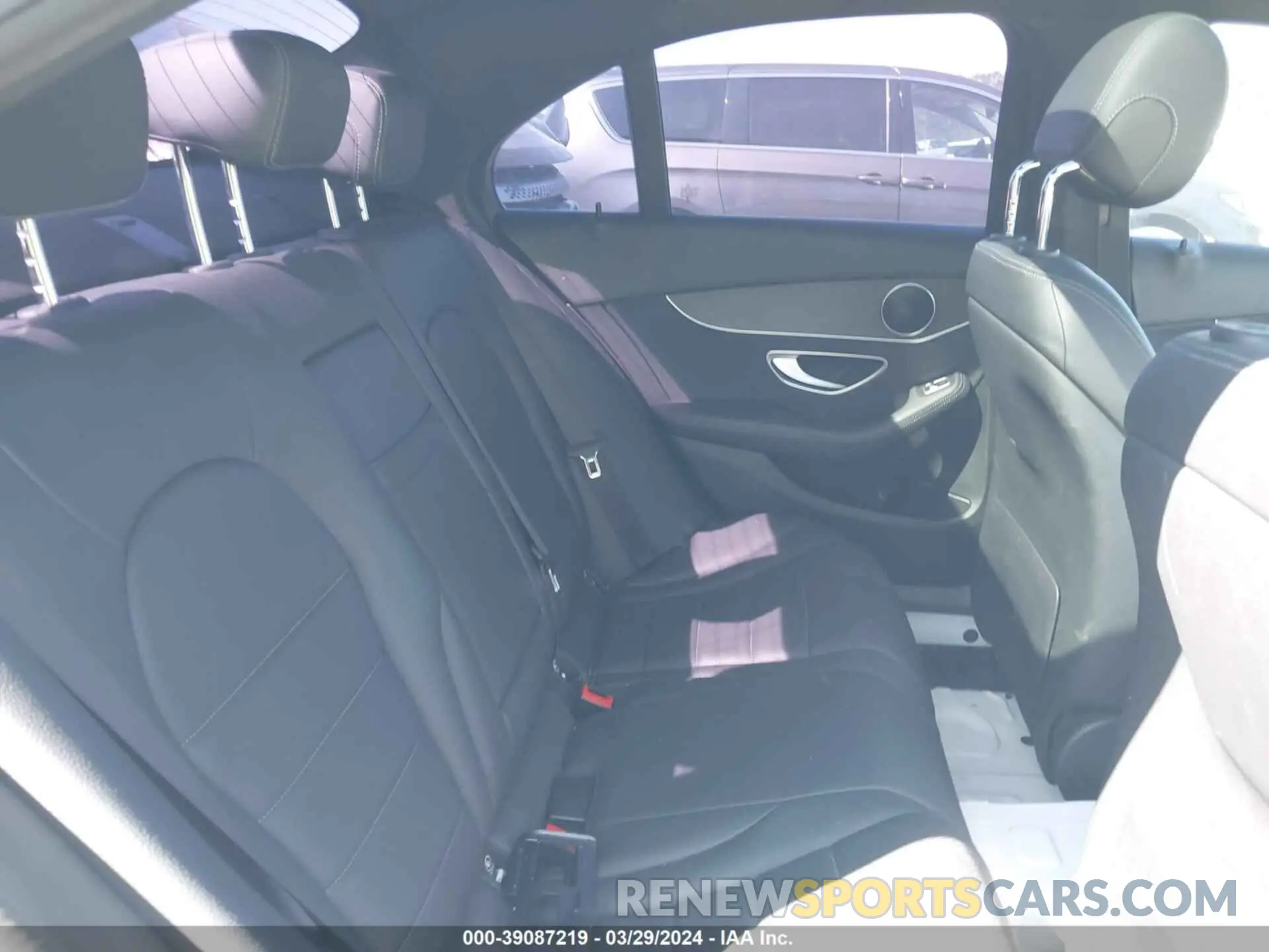 8 fotografías del automóvil dañado W1KWF8DB5LR588793 MERCEDES-BENZ C 300 2020