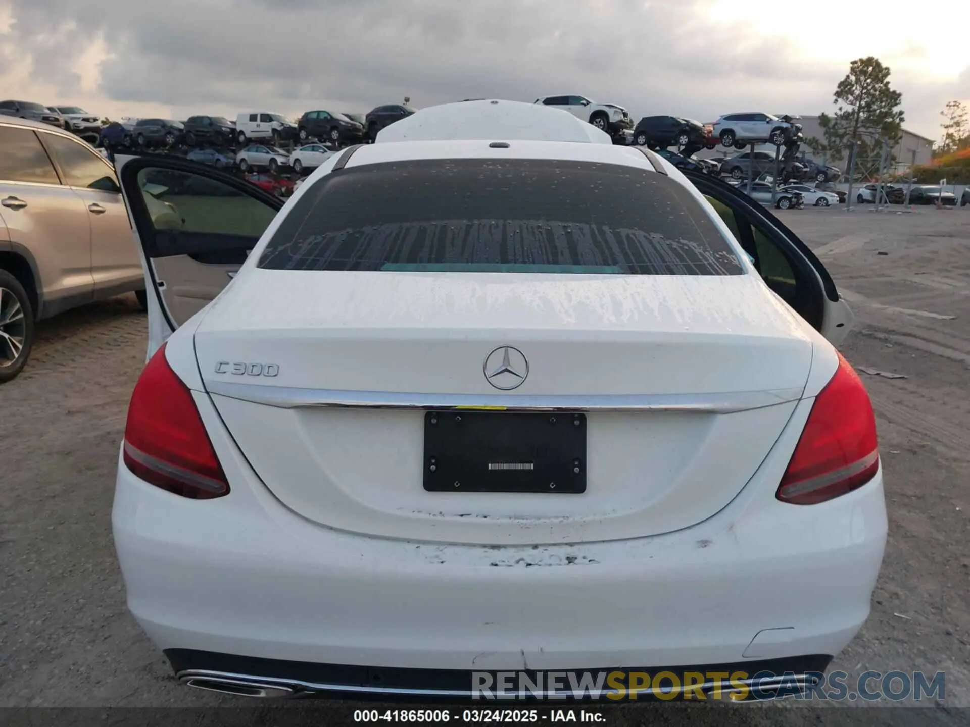 17 fotografías del automóvil dañado W1KWF8DB6LR574594 MERCEDES-BENZ C 300 2020