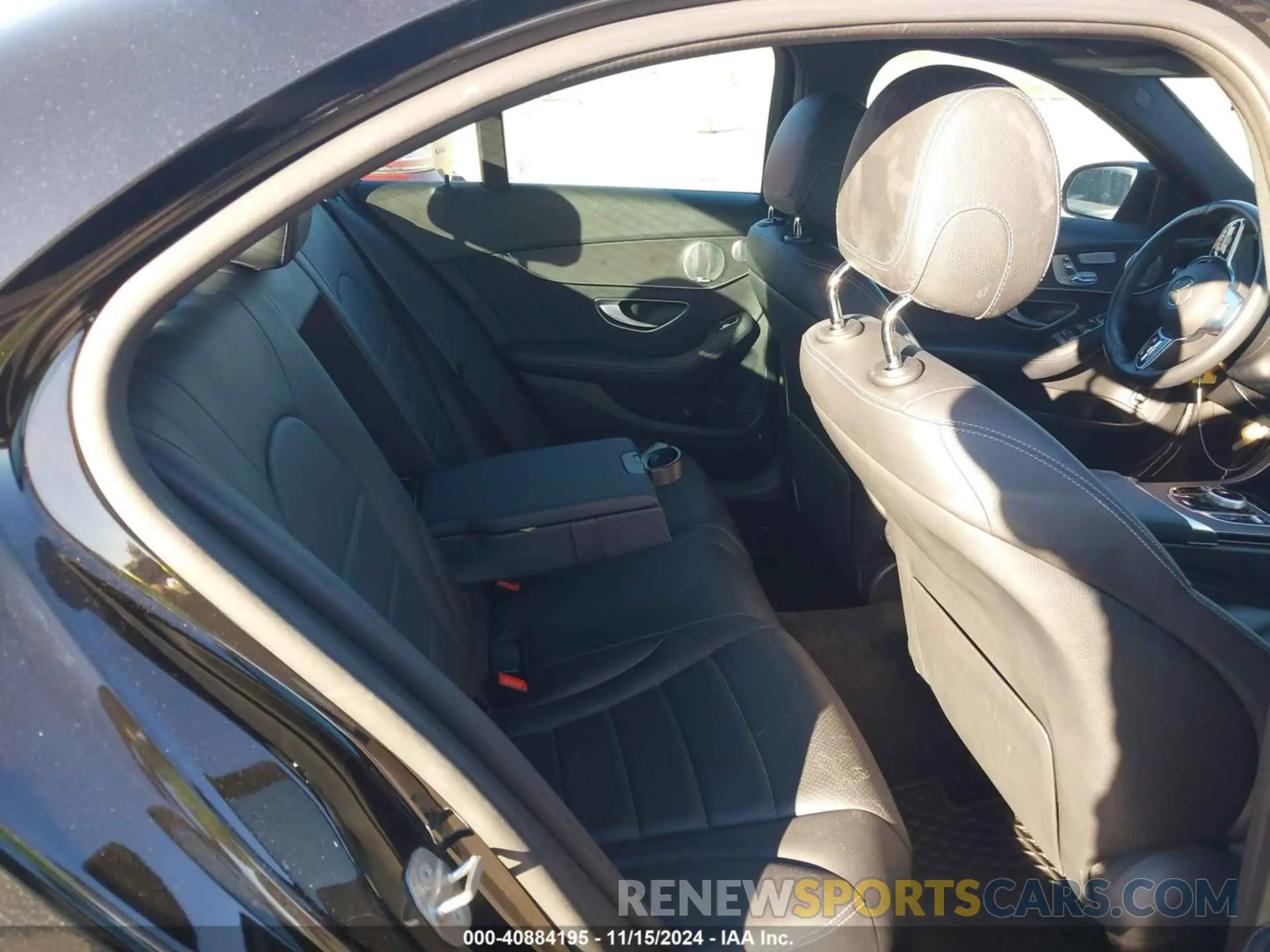 8 fotografías del automóvil dañado W1KWF8EB3LR593778 MERCEDES-BENZ C 300 2020