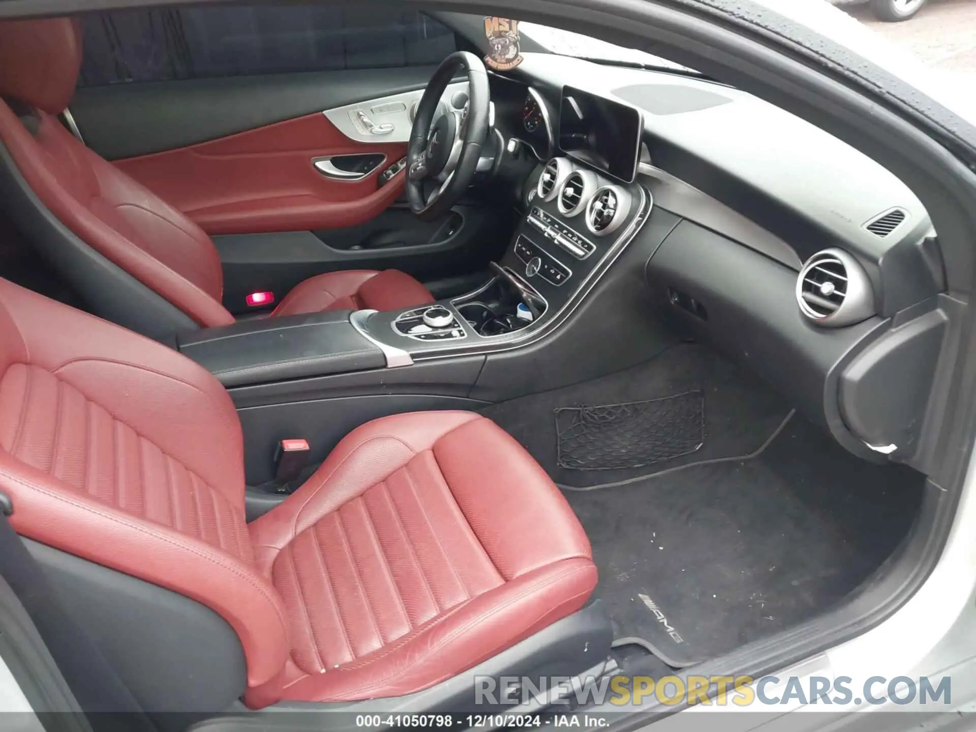 5 fotografías del automóvil dañado W1KWJ8DB4LF982558 MERCEDES-BENZ C 300 2020