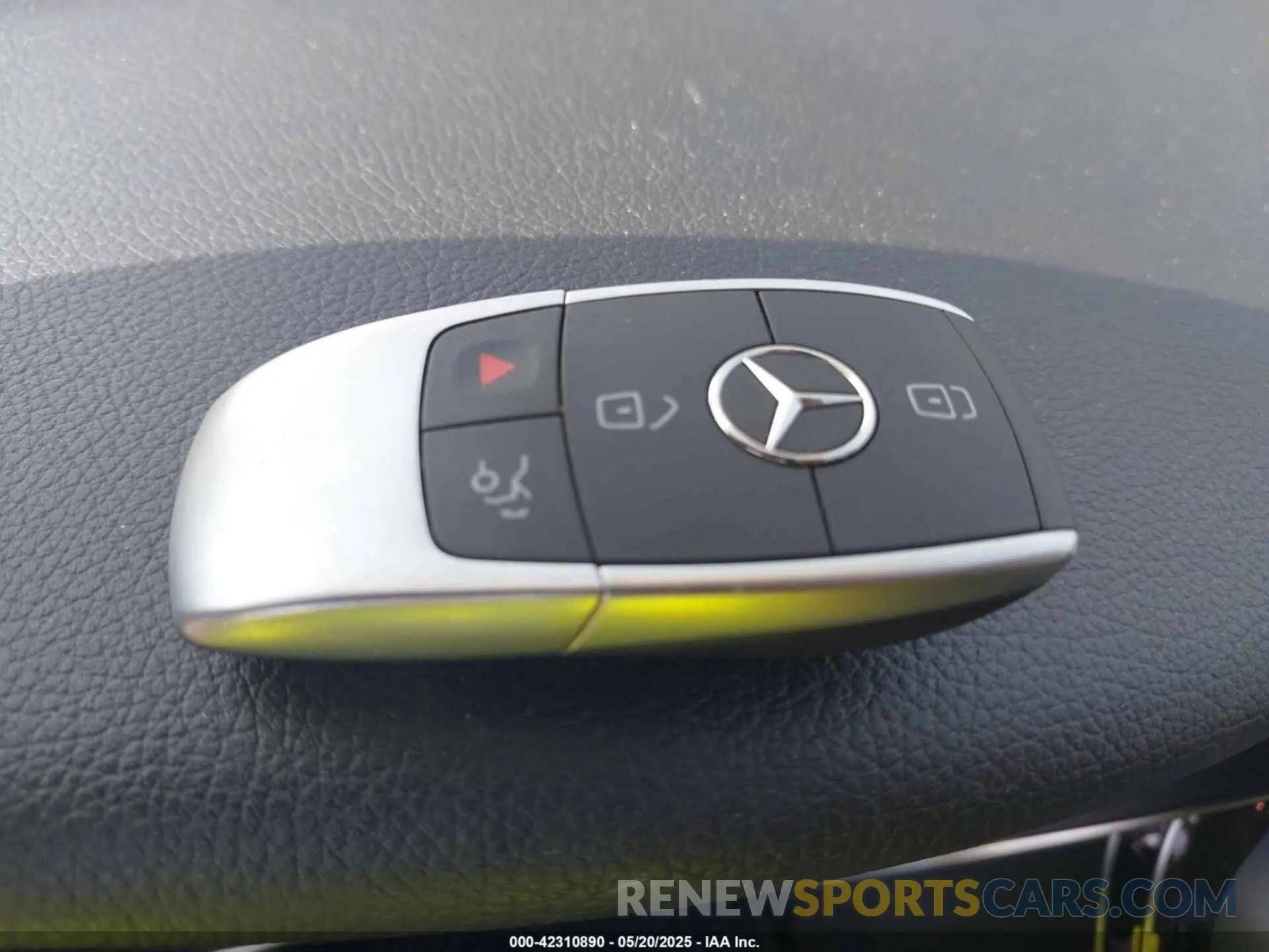 11 fotografías del automóvil dañado WDDWF8DB0LR553935 MERCEDES-BENZ C 300 2020