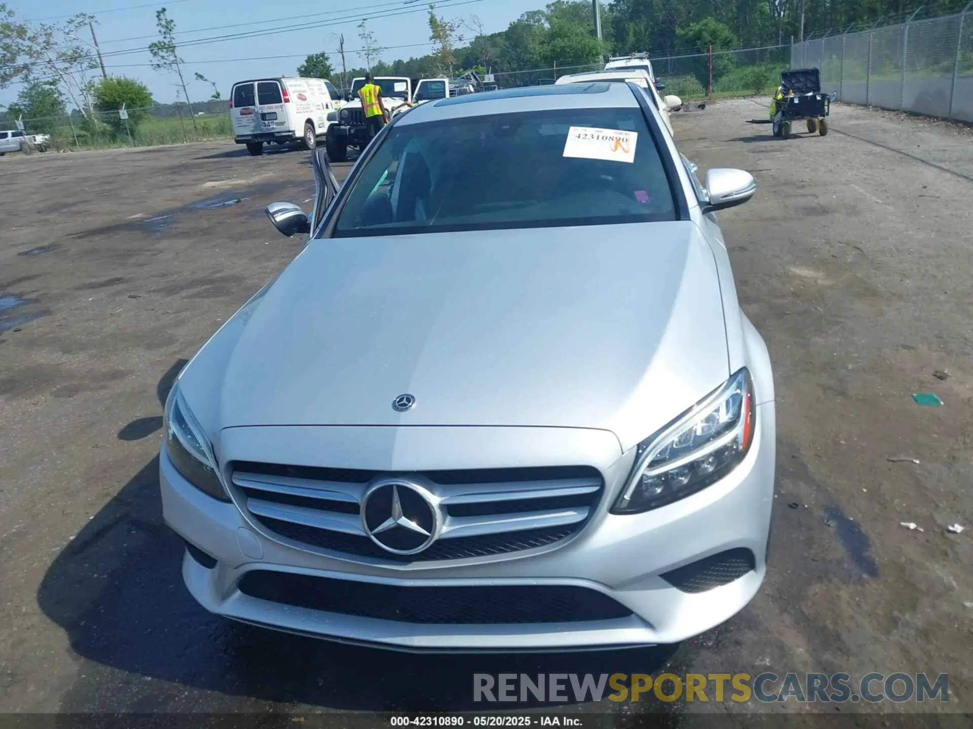 12 fotografías del automóvil dañado WDDWF8DB0LR553935 MERCEDES-BENZ C 300 2020
