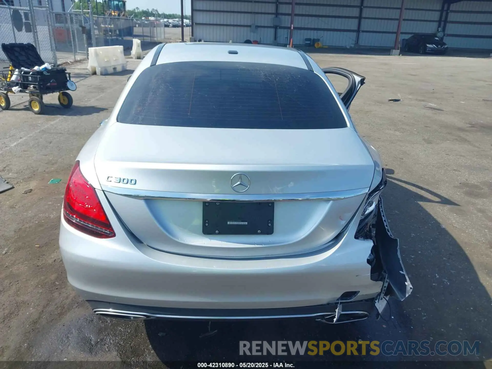16 fotografías del automóvil dañado WDDWF8DB0LR553935 MERCEDES-BENZ C 300 2020