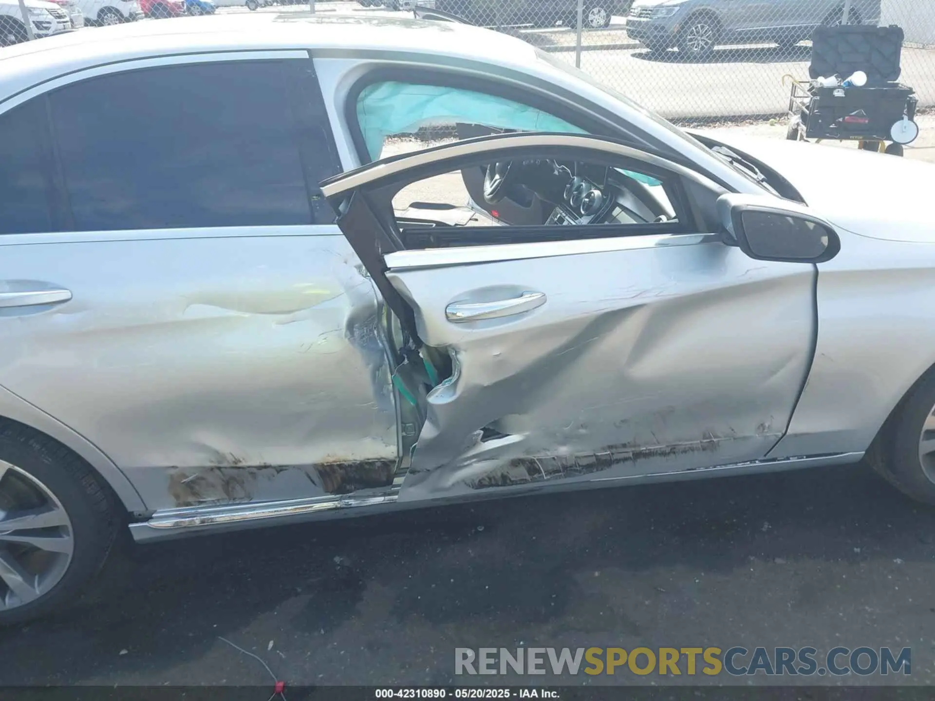 6 fotografías del automóvil dañado WDDWF8DB0LR553935 MERCEDES-BENZ C 300 2020