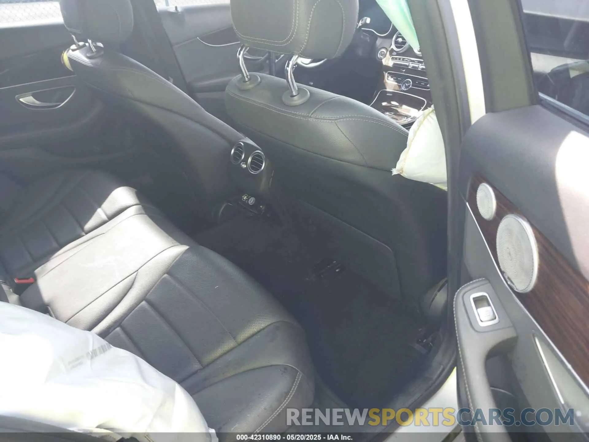 8 fotografías del automóvil dañado WDDWF8DB0LR553935 MERCEDES-BENZ C 300 2020