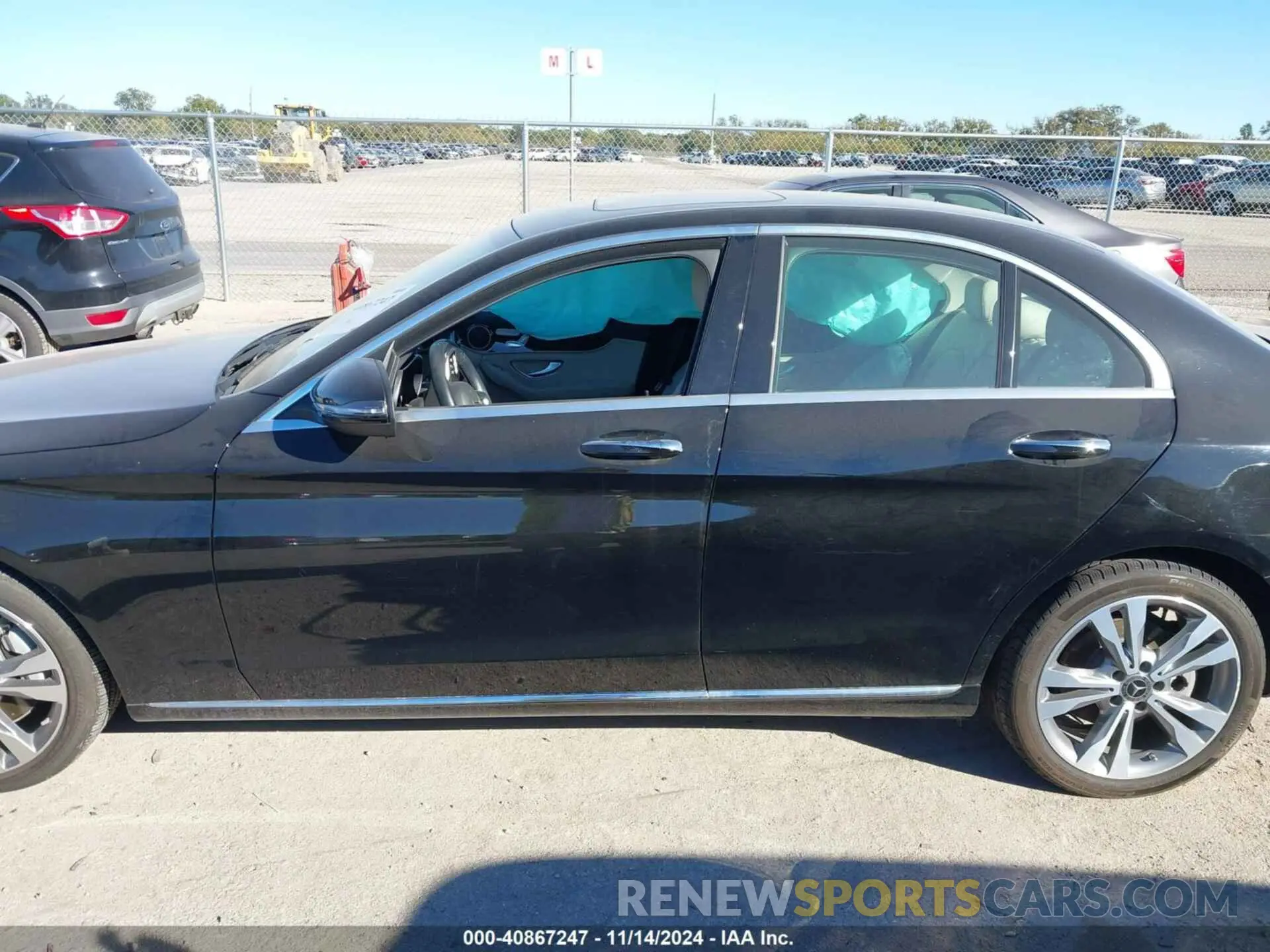 14 fotografías del automóvil dañado WDDWF8DB5LR555471 MERCEDES-BENZ C 300 2020