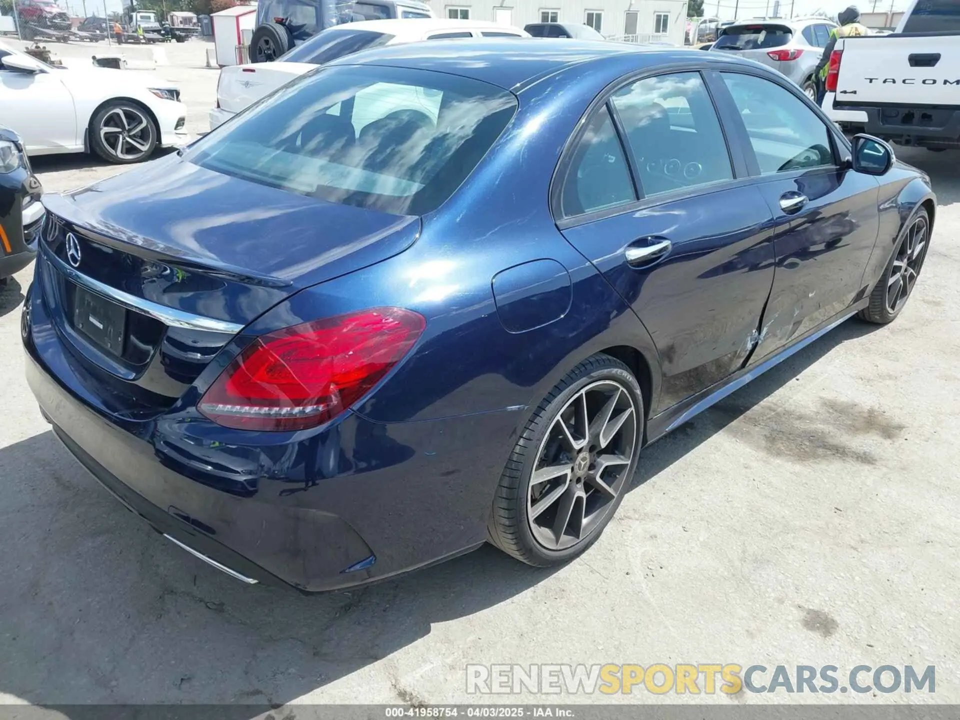 4 fotografías del automóvil dañado WDDWF8DB6LR527033 MERCEDES-BENZ C 300 2020