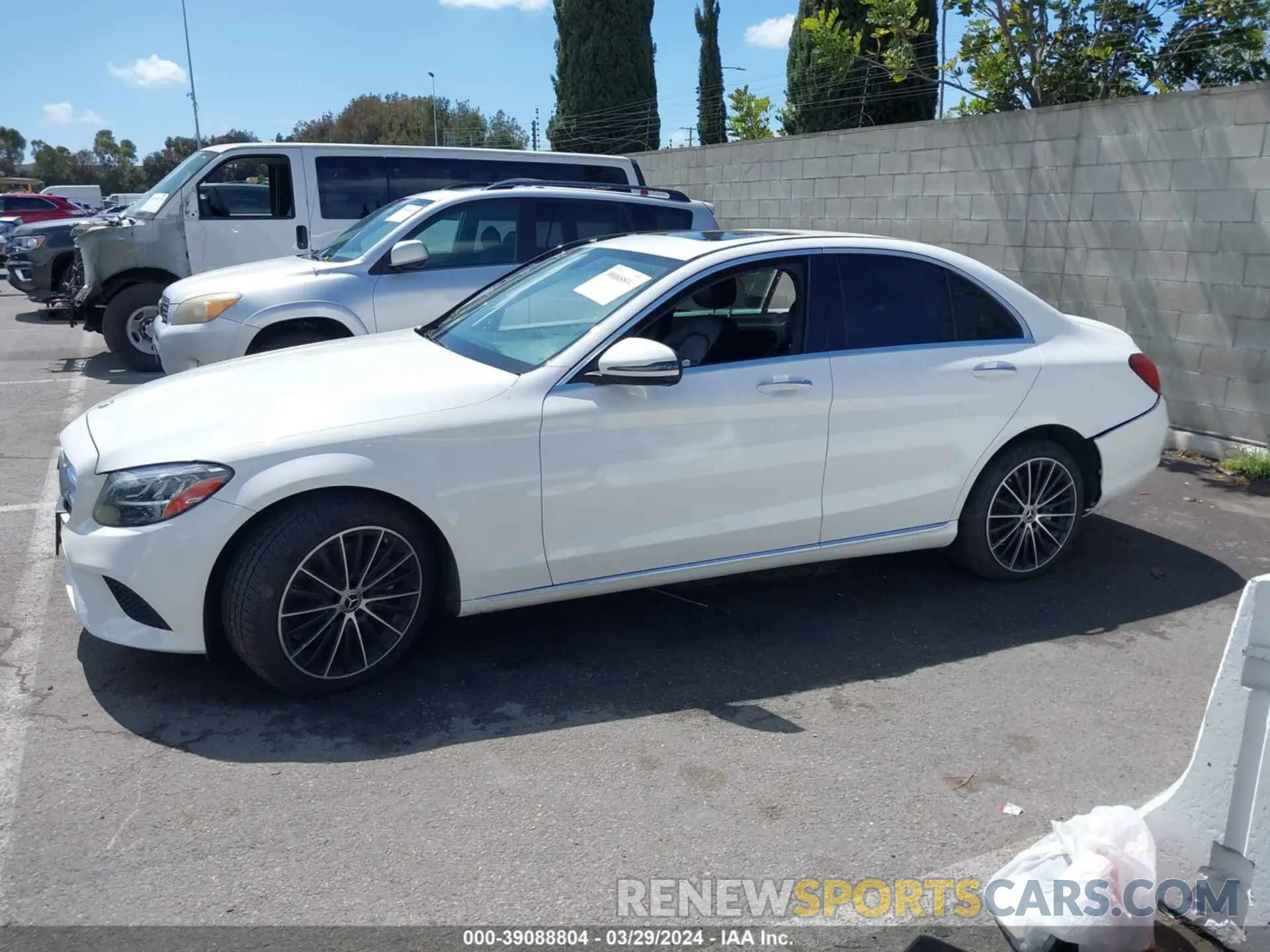 15 fotografías del automóvil dañado WDDWF8DB6LR534614 MERCEDES-BENZ C 300 2020