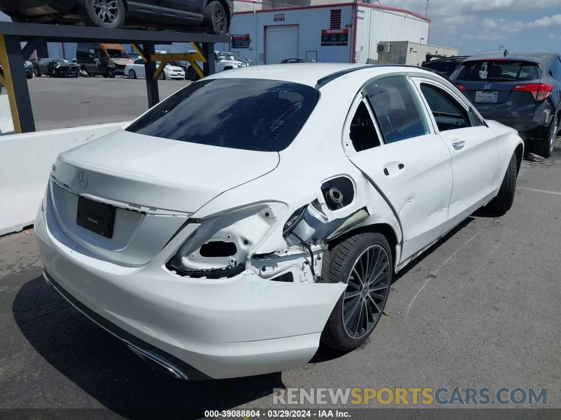 4 fotografías del automóvil dañado WDDWF8DB6LR534614 MERCEDES-BENZ C 300 2020