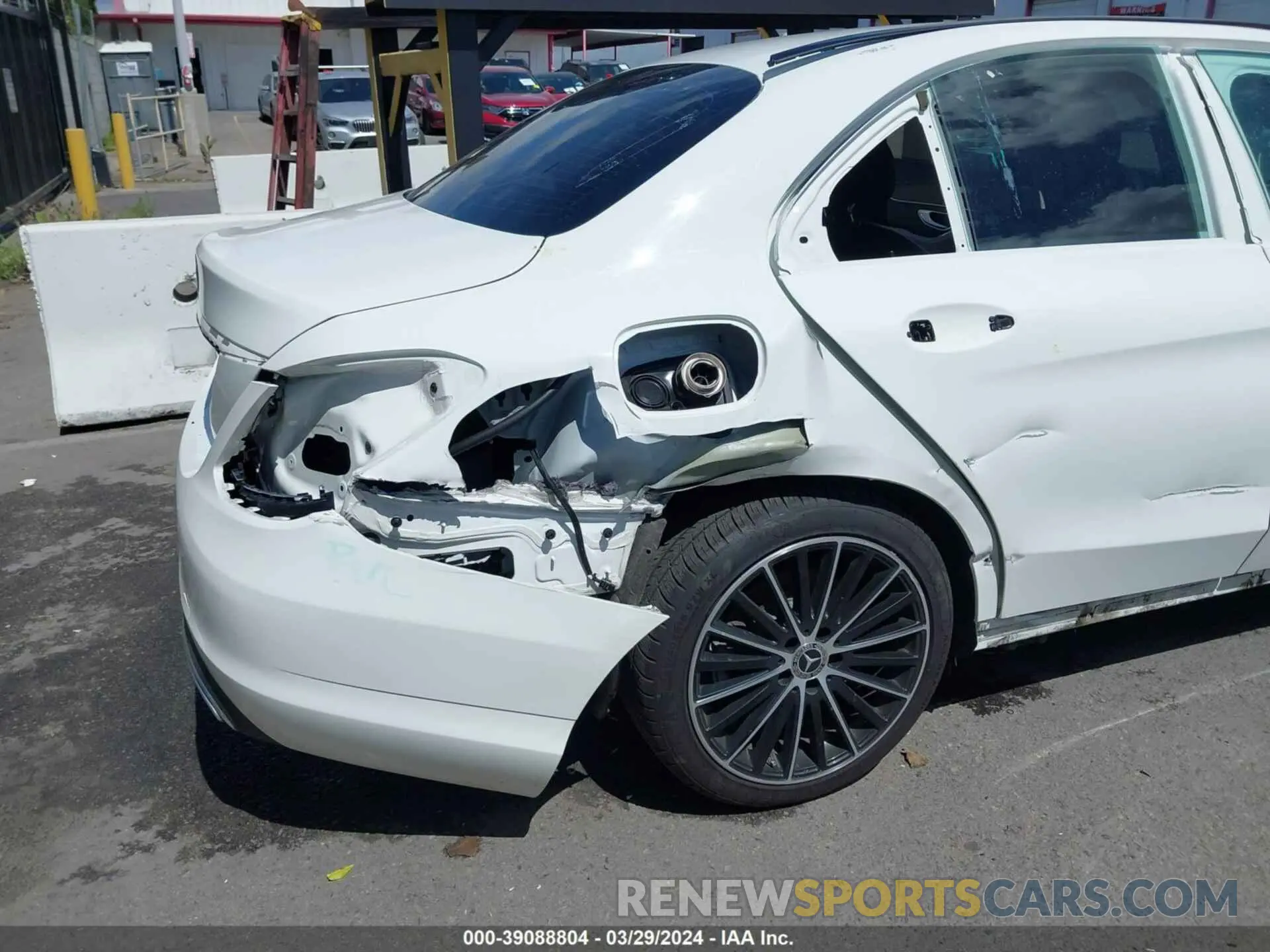 6 fotografías del automóvil dañado WDDWF8DB6LR534614 MERCEDES-BENZ C 300 2020