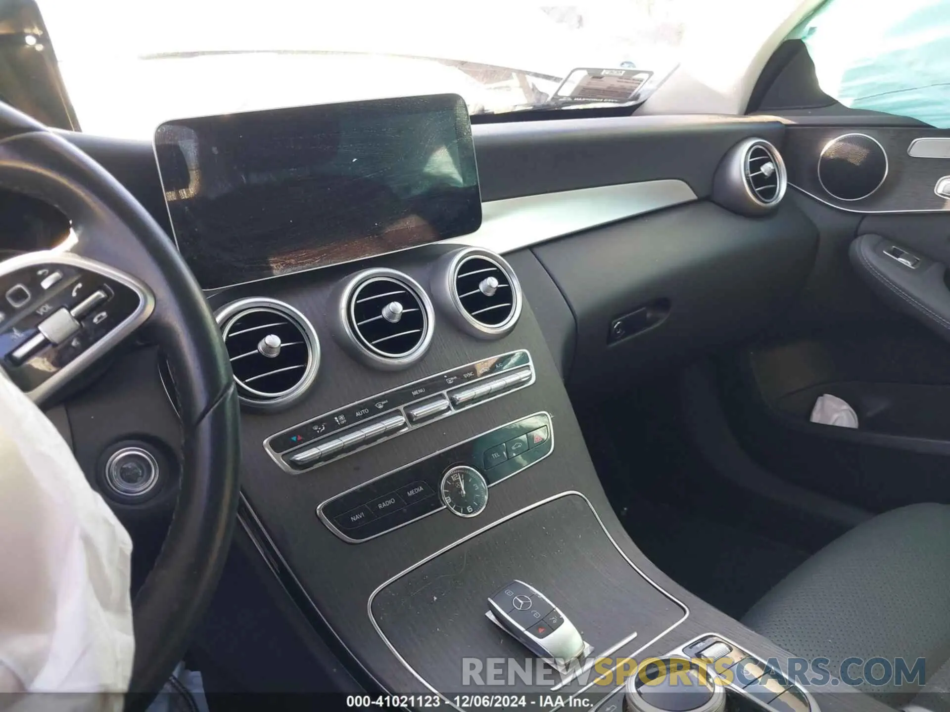 11 fotografías del automóvil dañado WDDWF8DBXLR533188 MERCEDES-BENZ C 300 2020