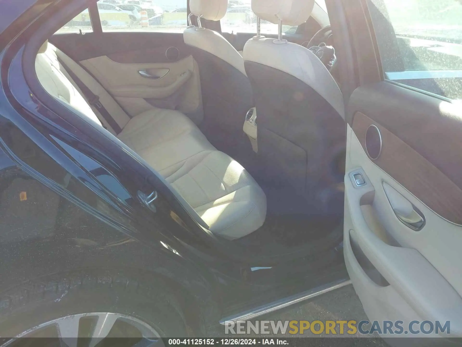 8 fotografías del automóvil dañado WDDWF8EB3LR545536 MERCEDES-BENZ C 300 2020