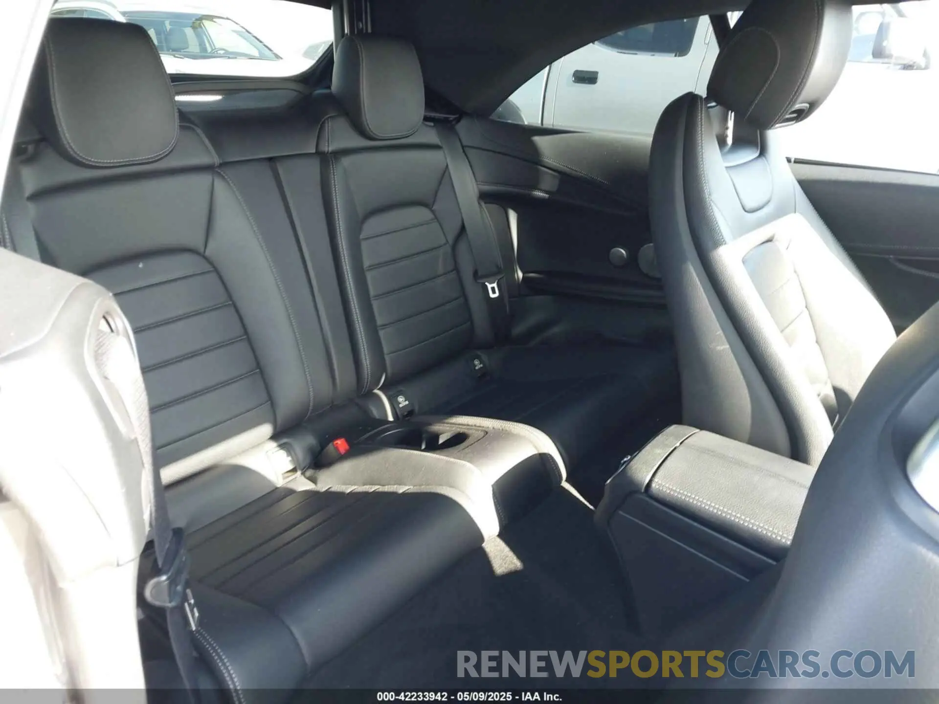8 fotografías del automóvil dañado WDDWK8DB3LF960872 MERCEDES-BENZ C 300 2020