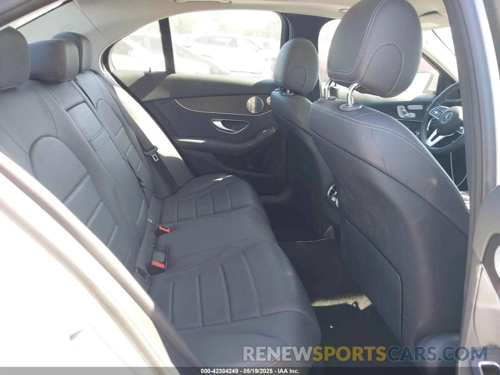 8 fotografías del automóvil dañado W1KWF8DB0MR634709 MERCEDES-BENZ C 300 2021