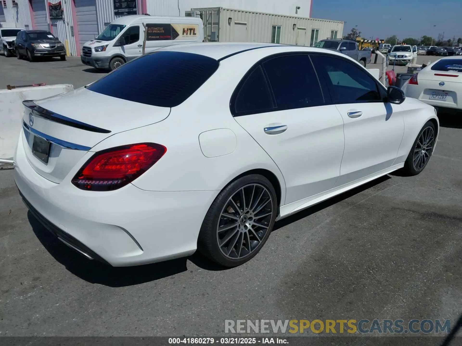 4 fotografías del automóvil dañado W1KWF8DB1MR607826 MERCEDES-BENZ C 300 2021