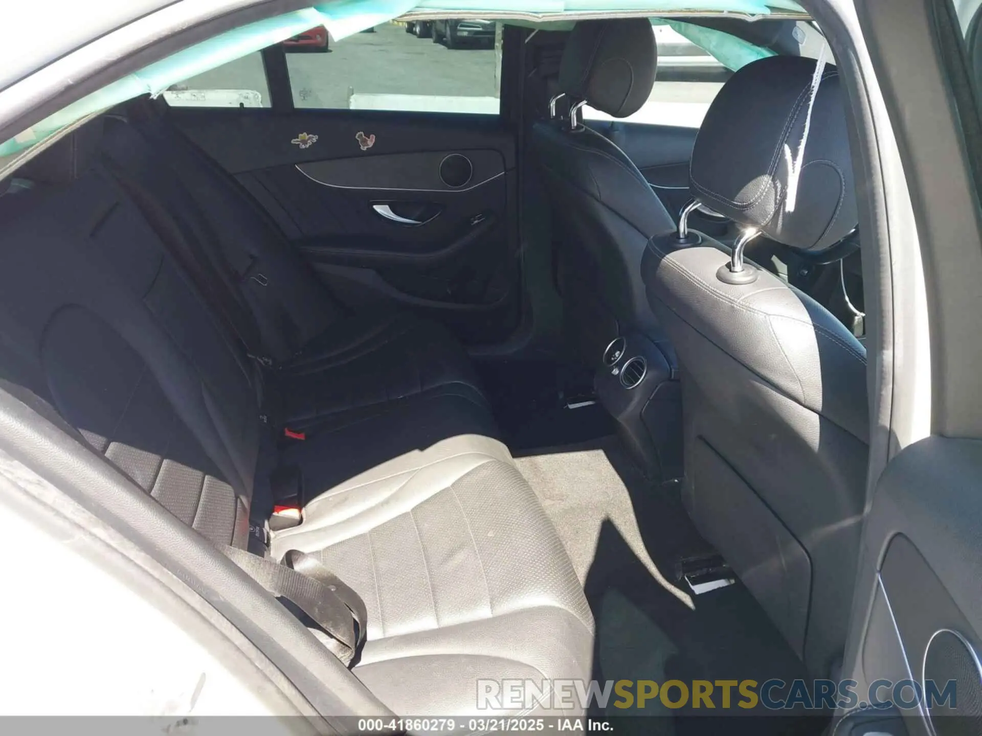 8 fotografías del automóvil dañado W1KWF8DB1MR607826 MERCEDES-BENZ C 300 2021