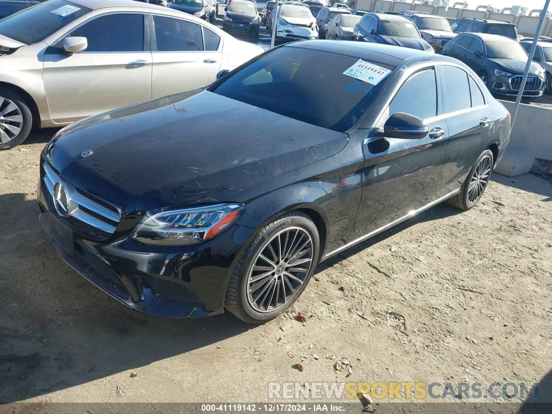 2 fotografías del automóvil dañado W1KWF8DB1MR609950 MERCEDES-BENZ C 300 2021