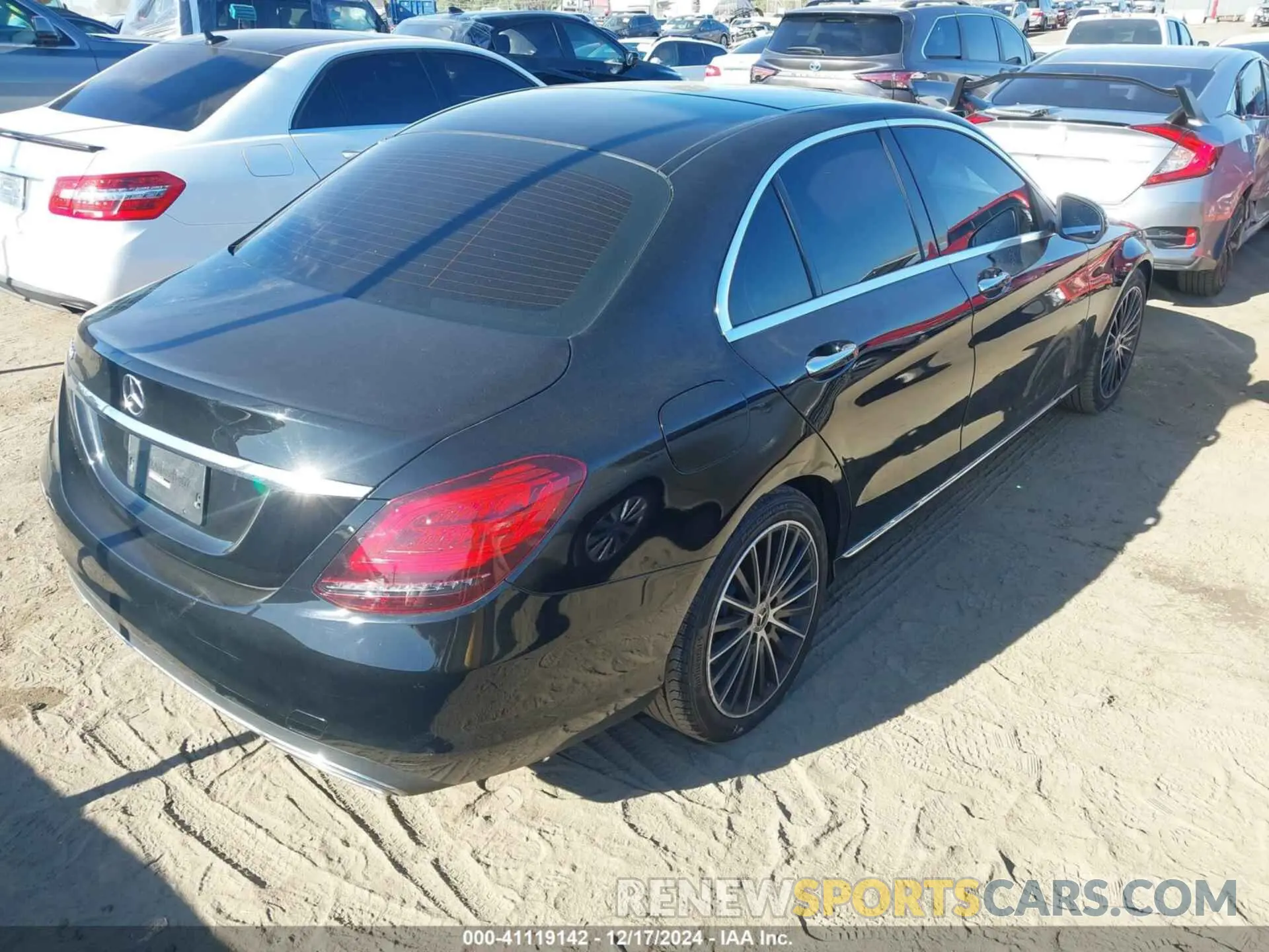 4 fotografías del automóvil dañado W1KWF8DB1MR609950 MERCEDES-BENZ C 300 2021