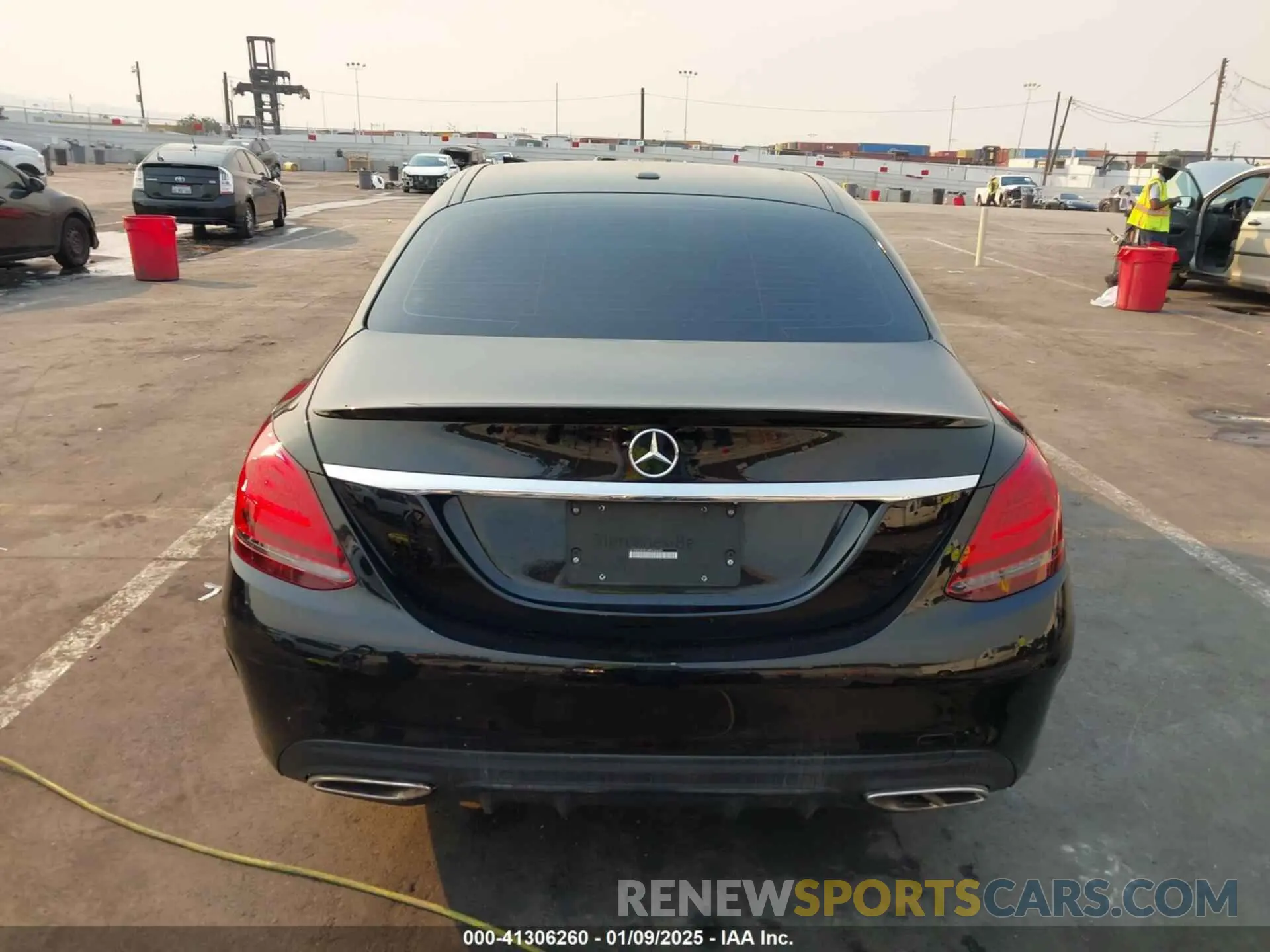 17 fotografías del automóvil dañado W1KWF8DB1MR634640 MERCEDES-BENZ C 300 2021