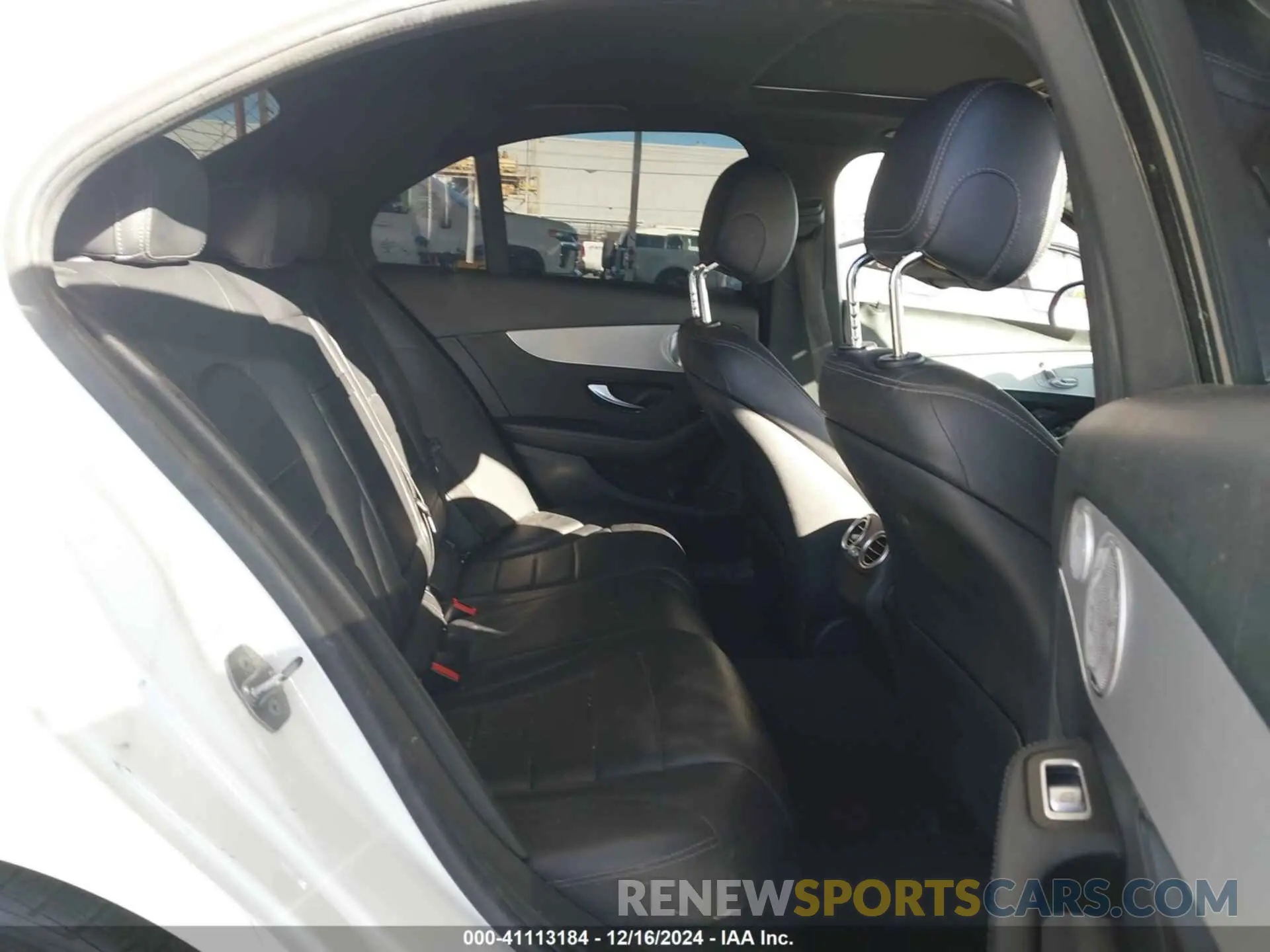 8 fotografías del automóvil dañado W1KWF8DB1MR645766 MERCEDES-BENZ C 300 2021