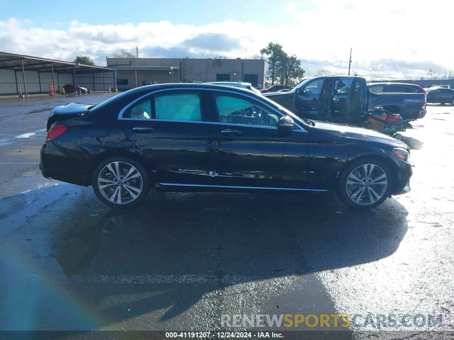 13 fotografías del automóvil dañado W1KWF8DB2MR645467 MERCEDES-BENZ C 300 2021